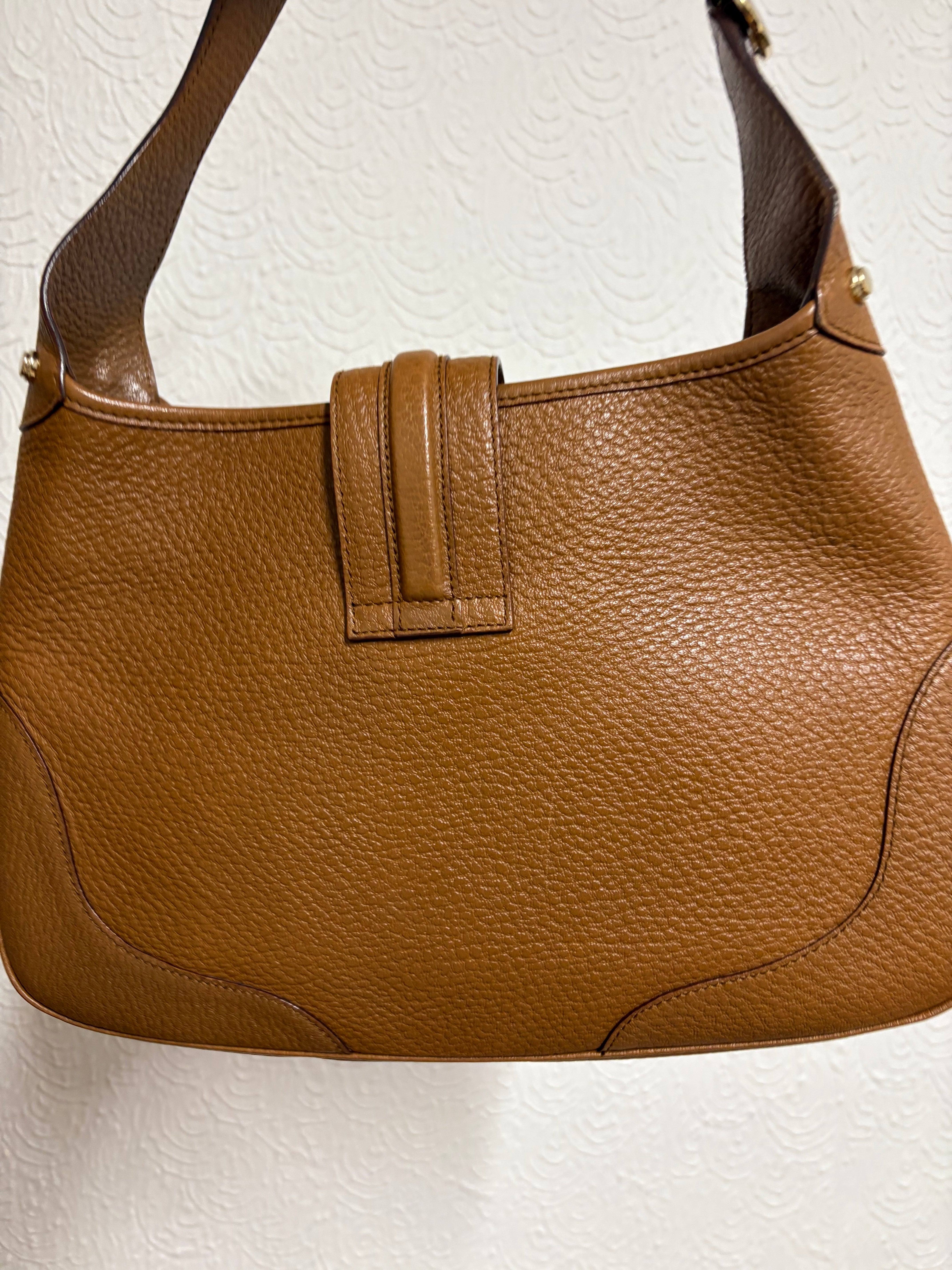 Gucci Jackie Shoulder Bag Piel Marrón · Broche G Dorado