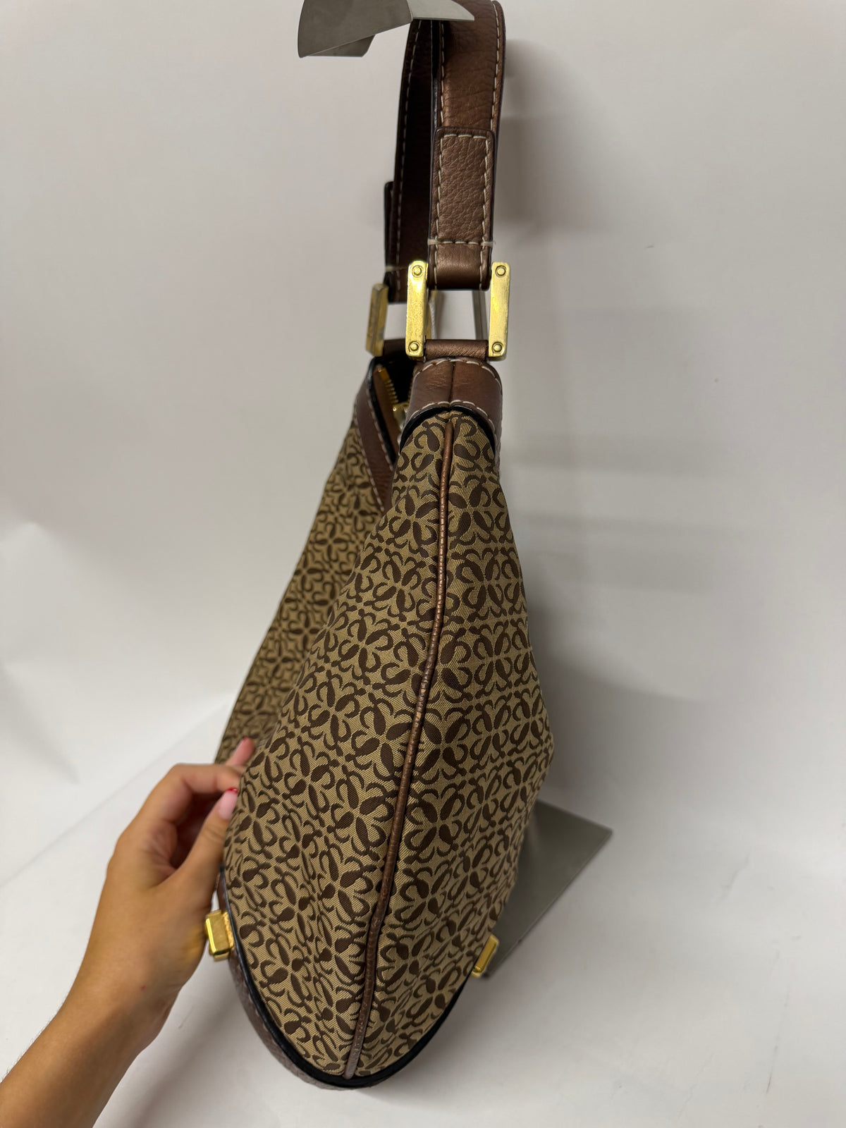 Loewe Anagram safari New Road Hobo Lona Beige