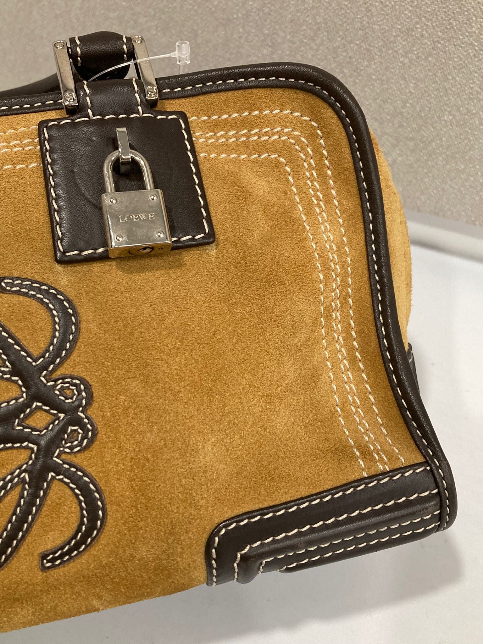 Loewe Amazona 28 Ante oro y Piel Camel/Marrón