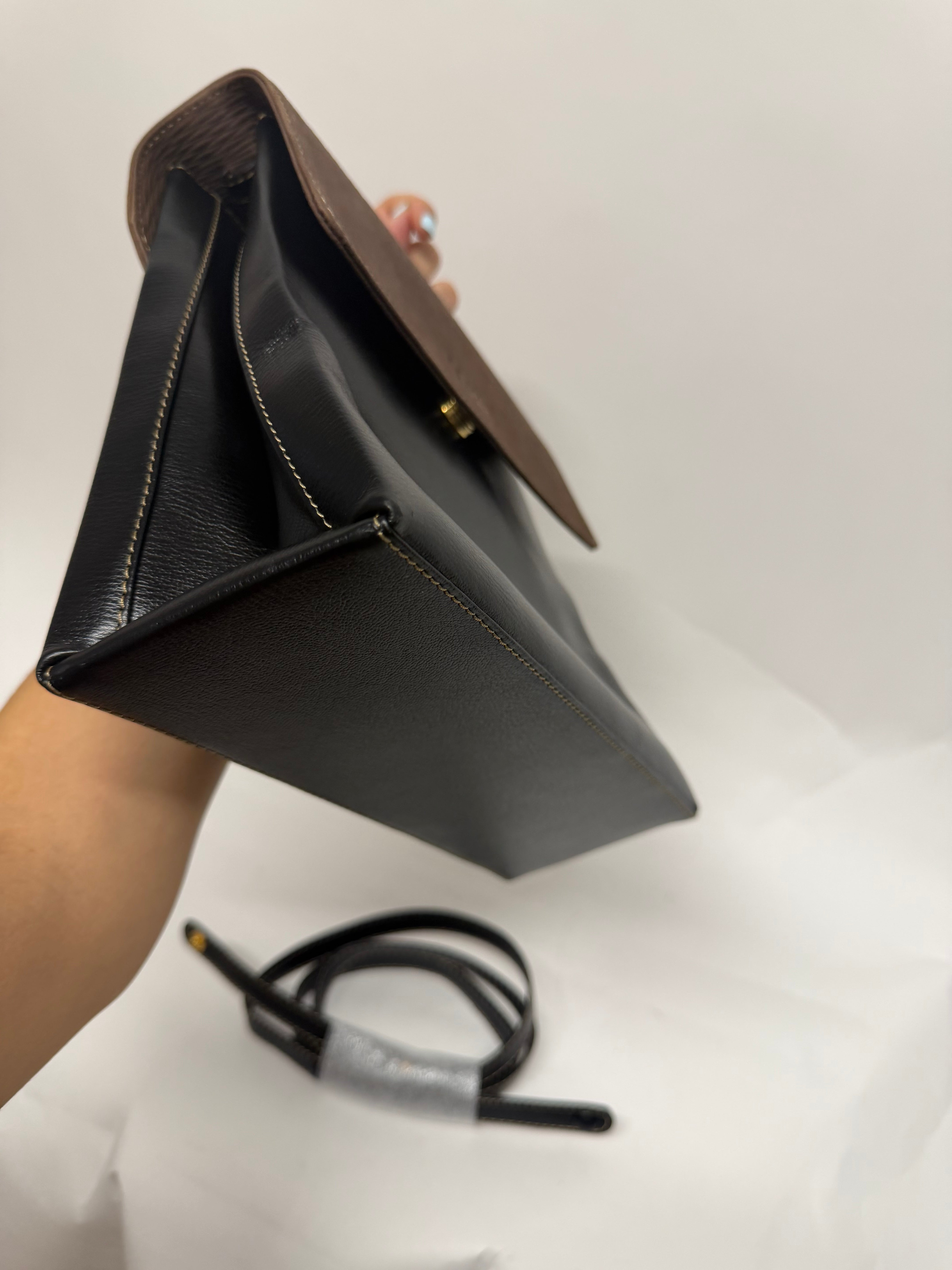 Loewe Velázquez Twist Satchel Piel Negra
