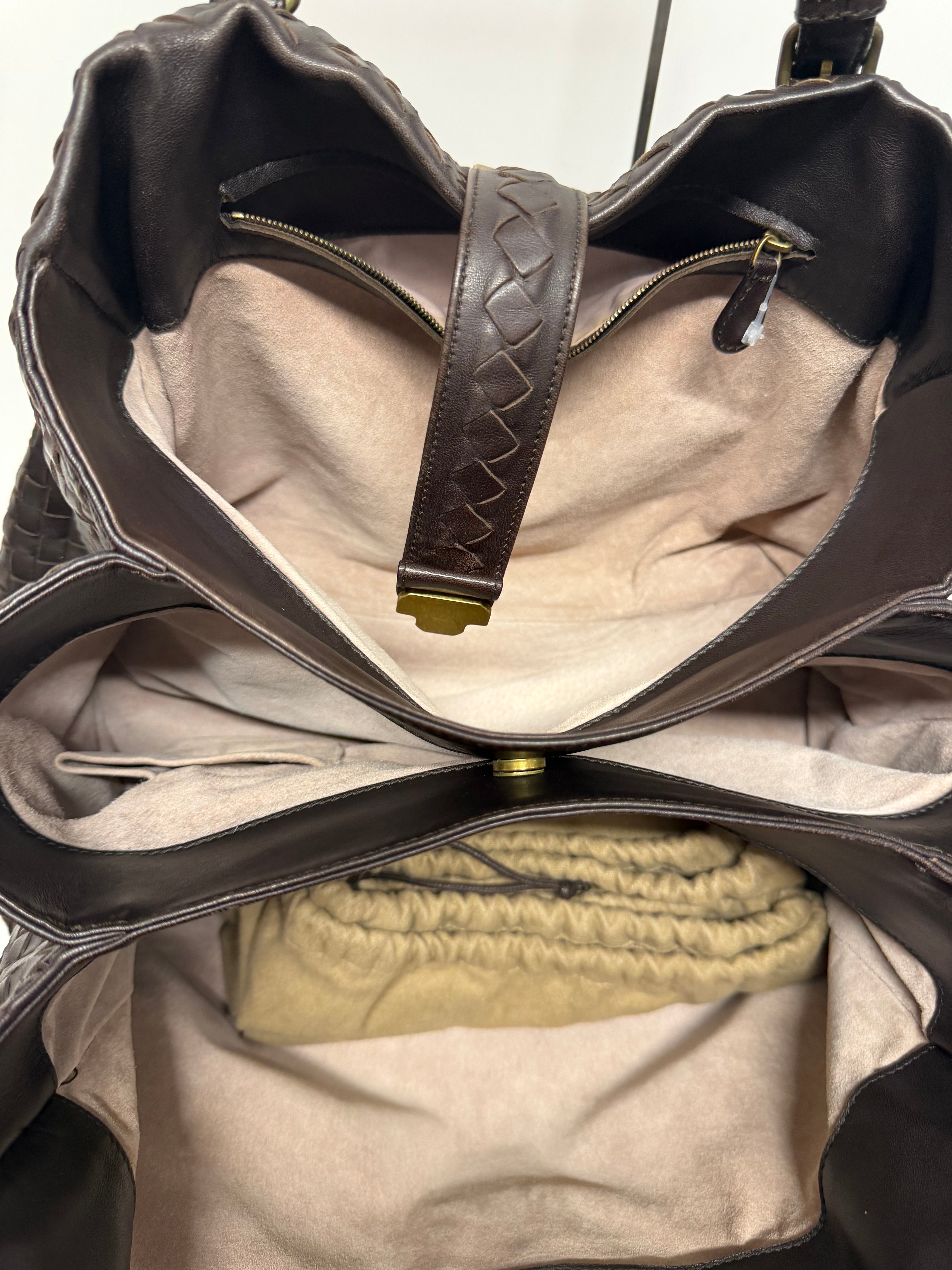 Bottega Veneta Roma Intrecciato Piel Marrón