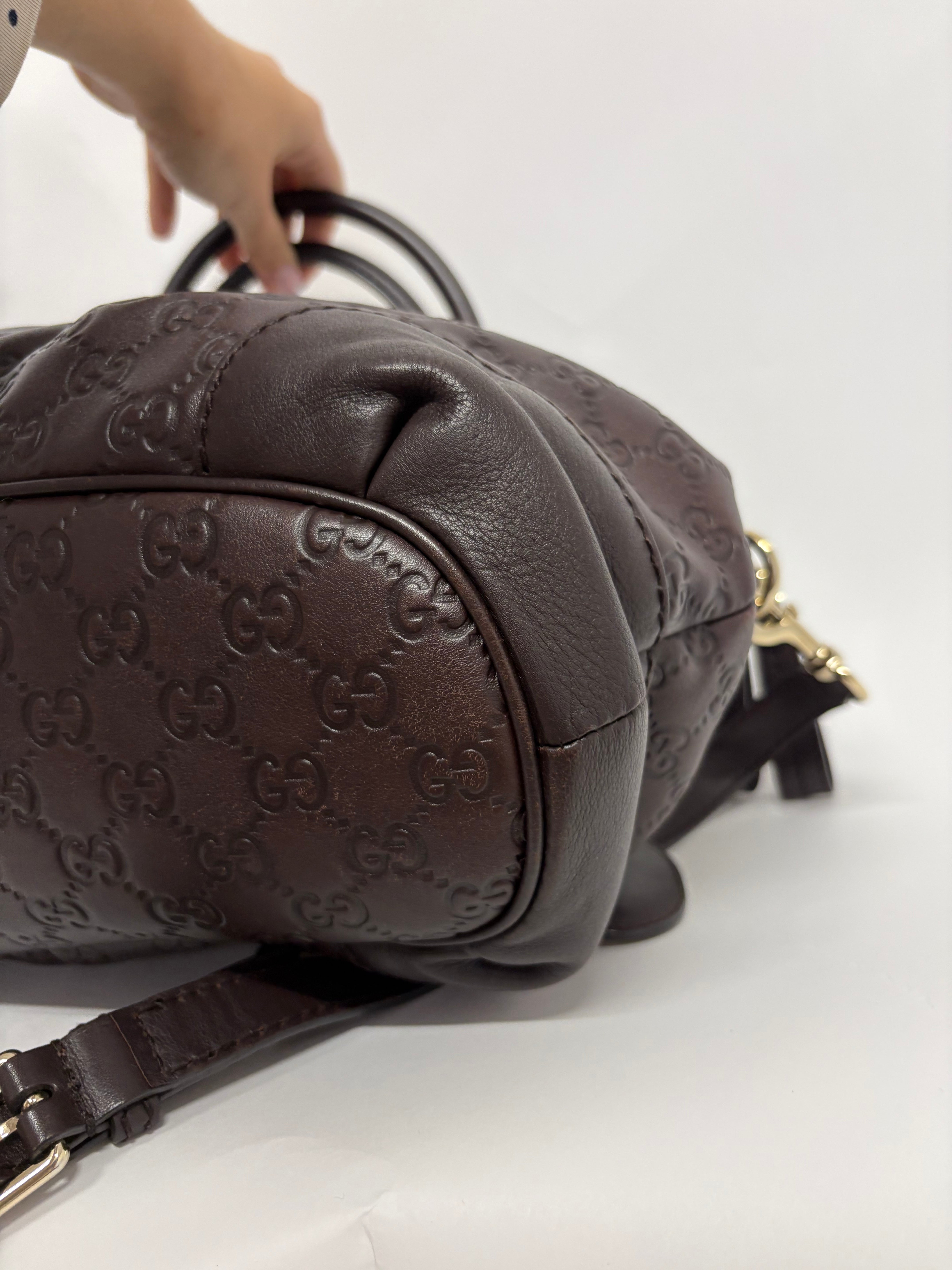Gucci GG Guccissima suckey – Piel marrón chocolate Y bandolera