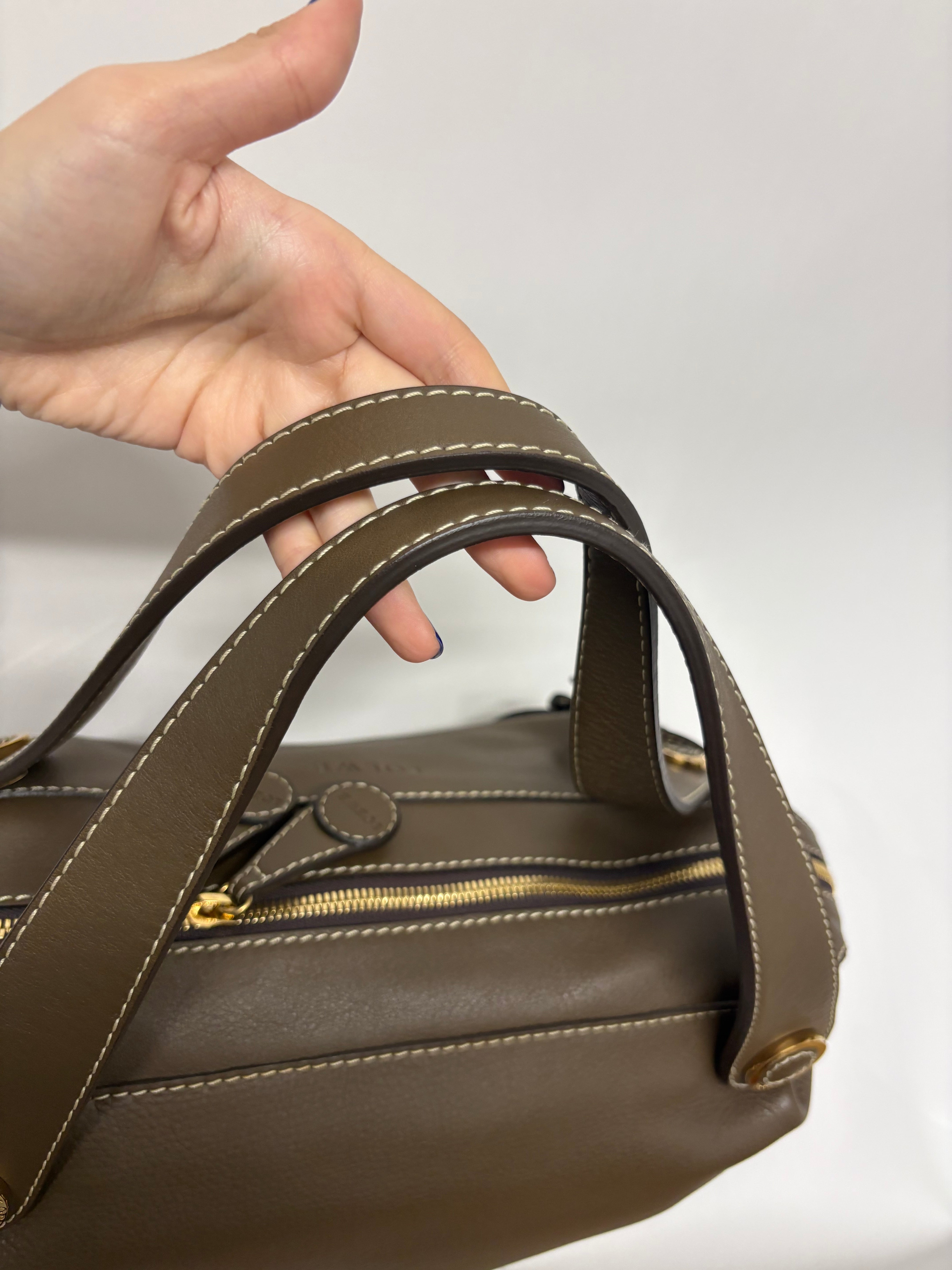 Loewe bowling en piel taupe oscuro