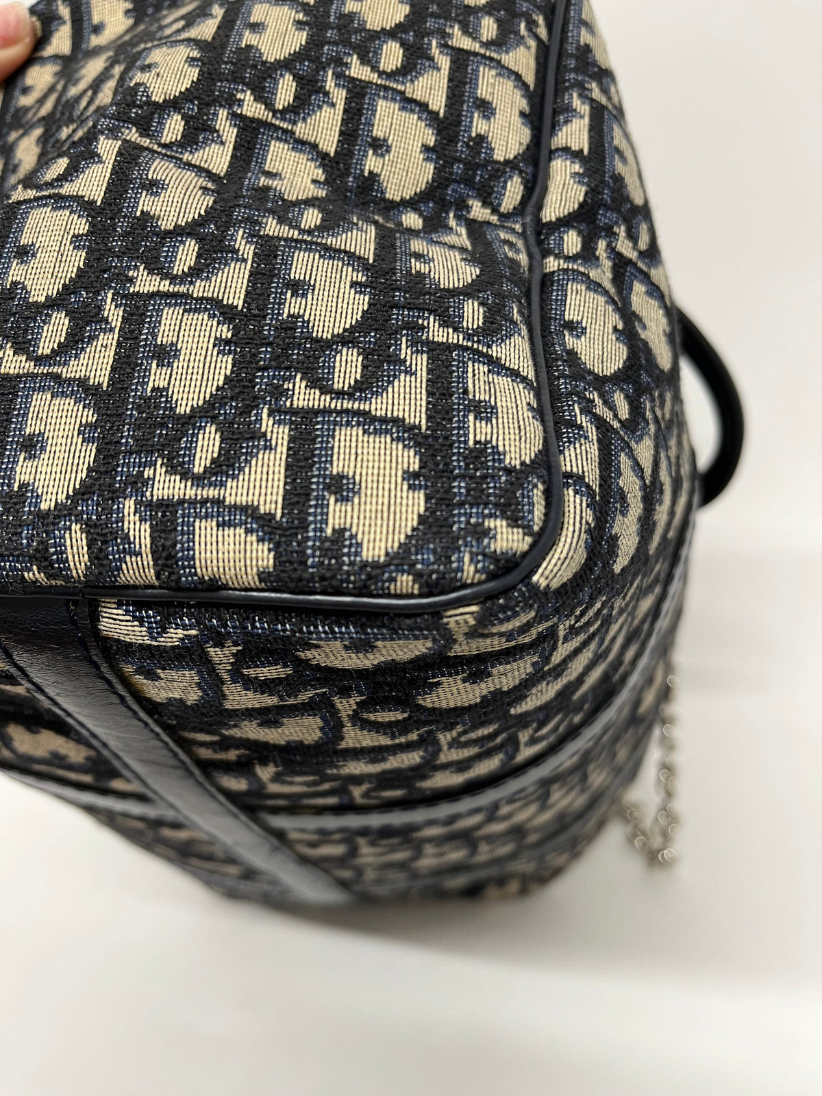 Christian Dior Boston 30 Lona Trotter con Interior en Tela y Bandolera de Borlas