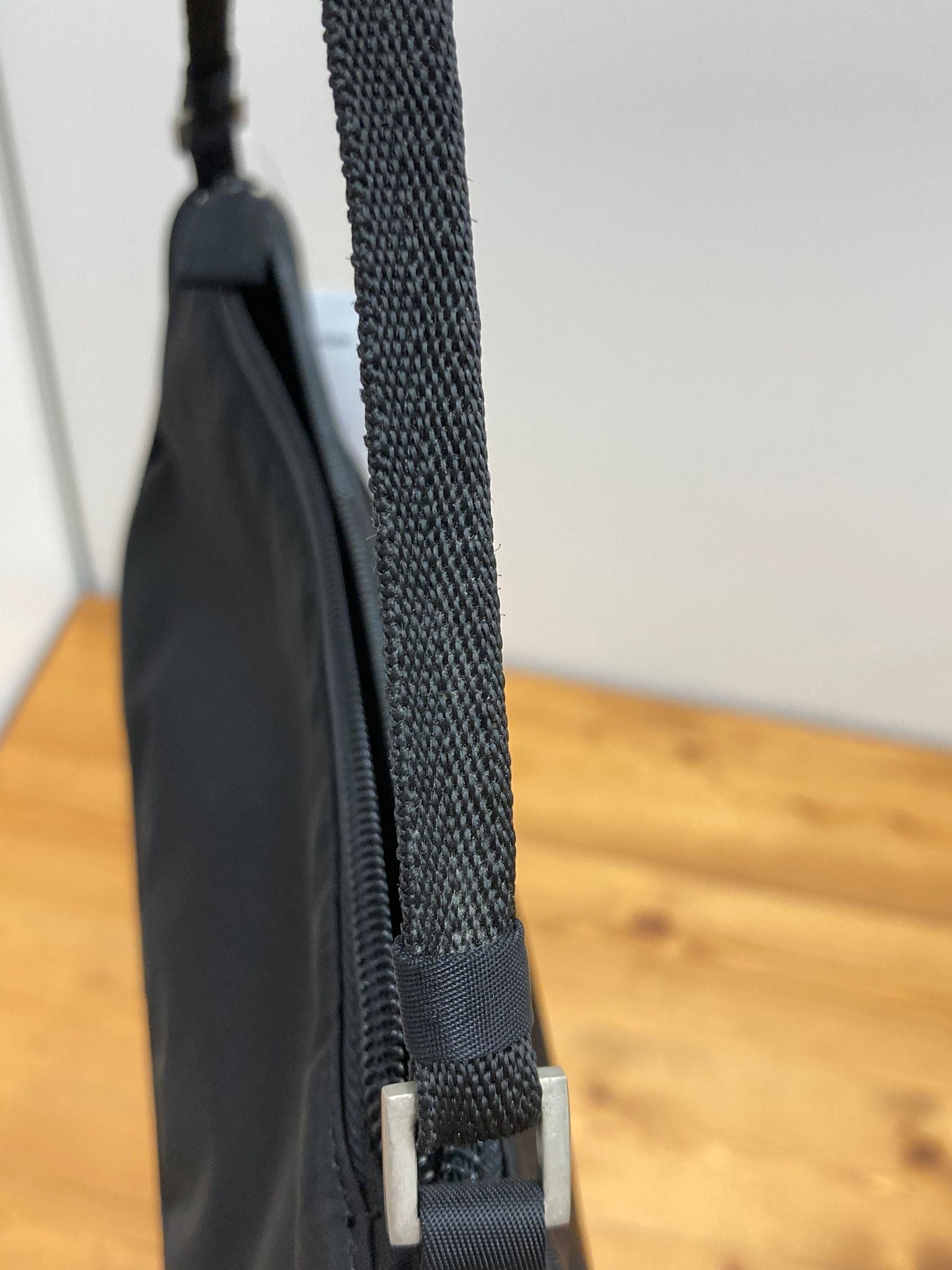 Prada hobo nylon negra