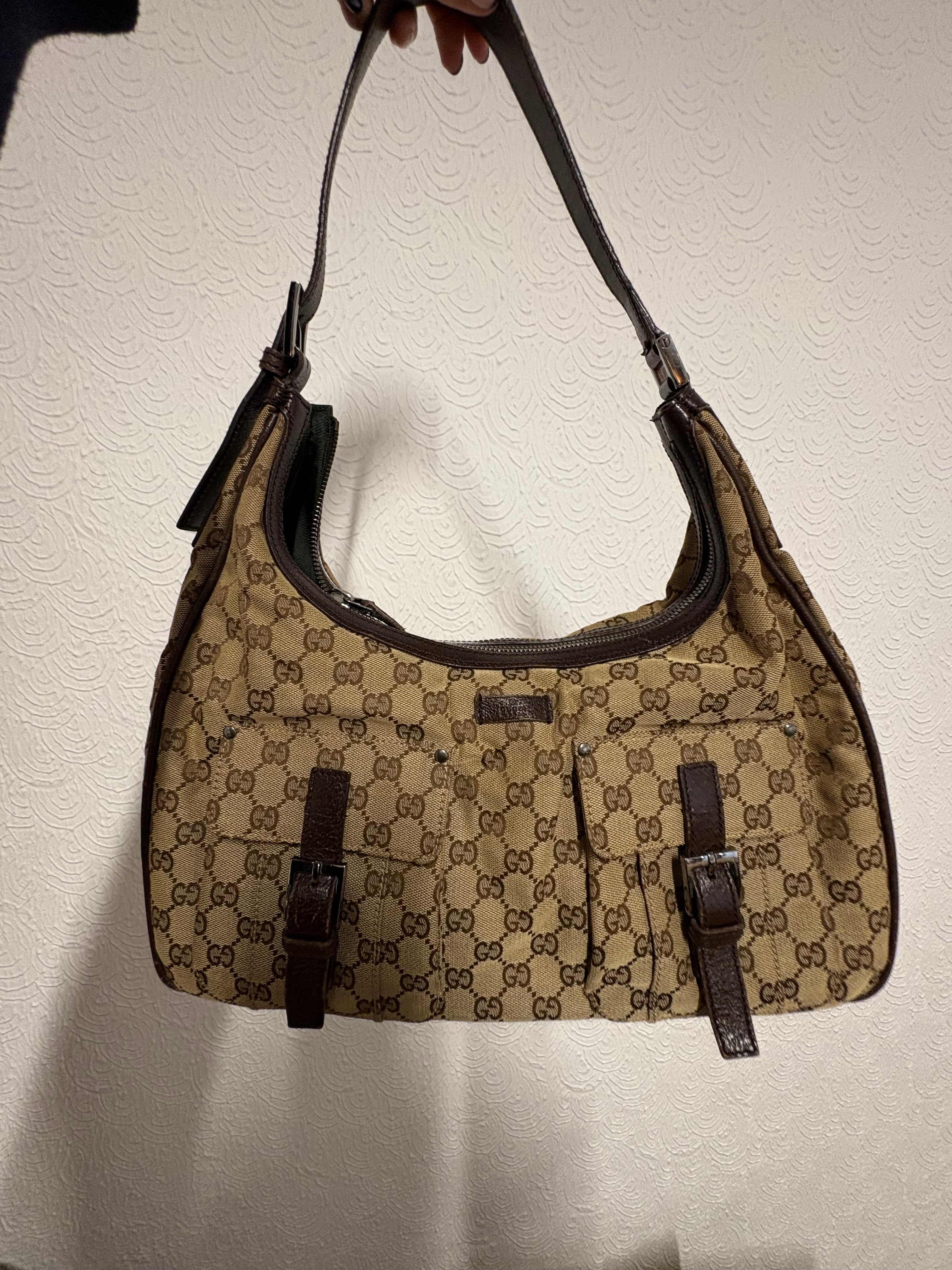 GUCCI  Bolso de hombro GG Canvas con bolsillos frontales