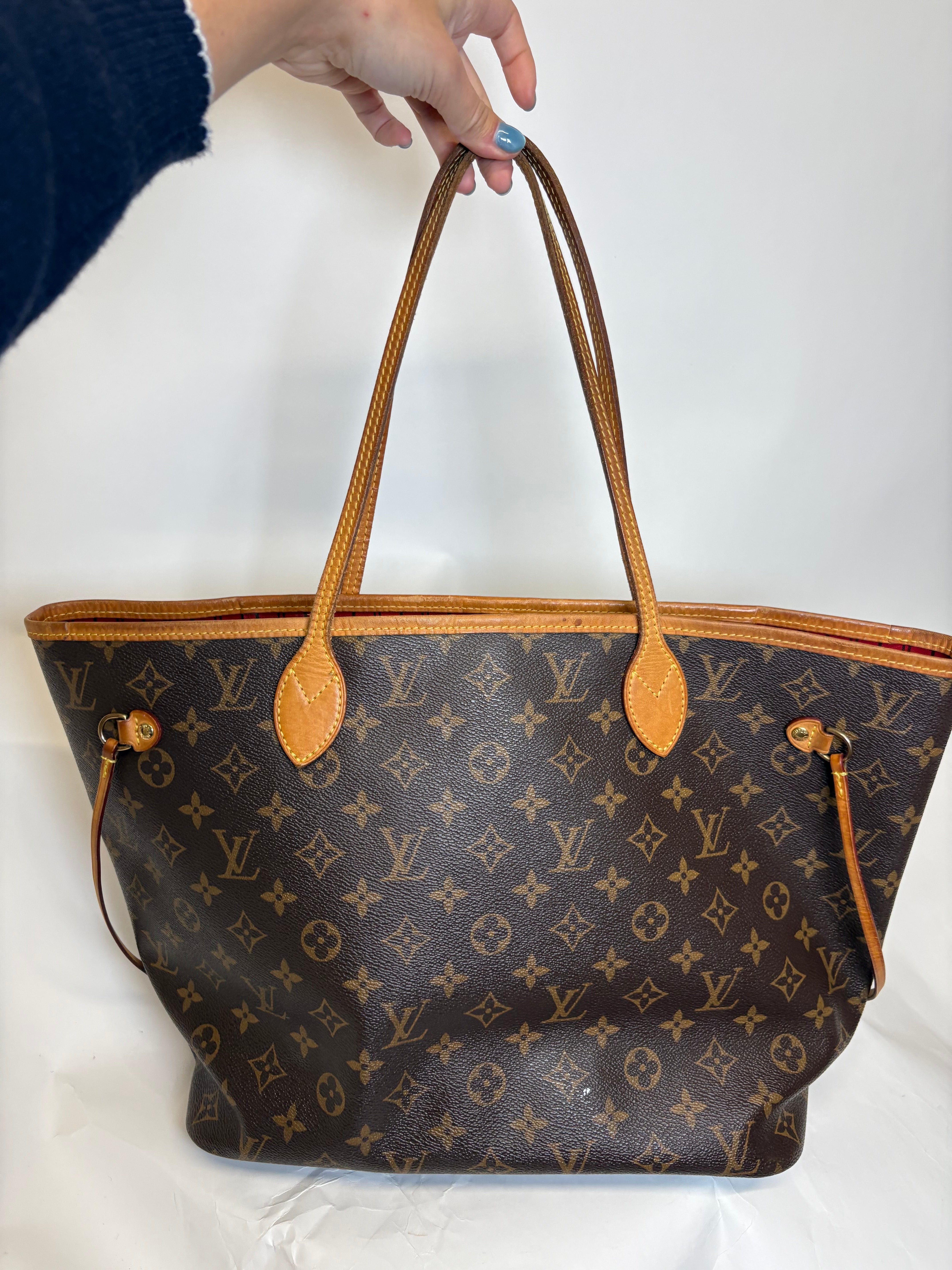Louis Vuitton Neverfull MM Monogram y rojo