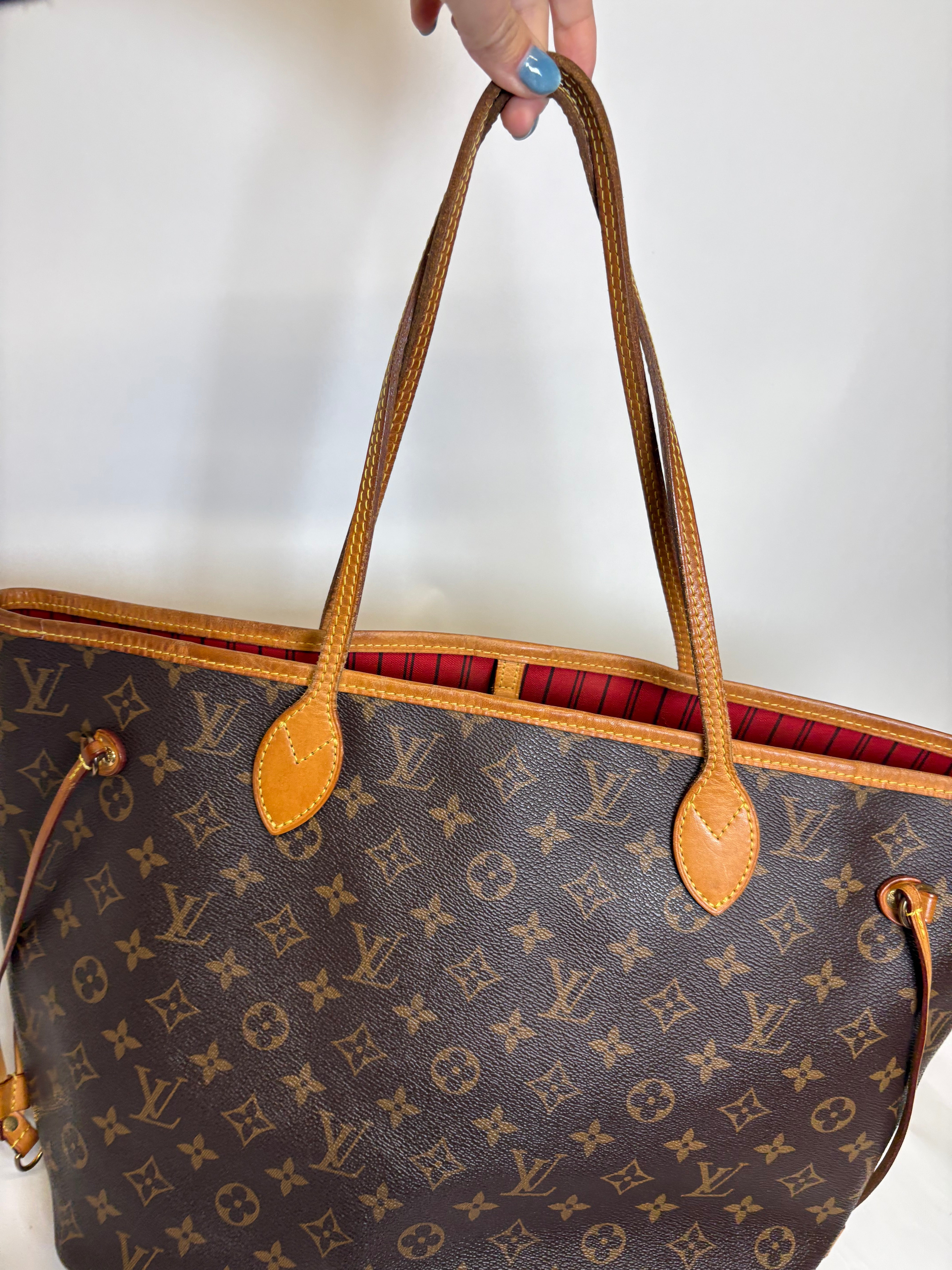 Louis Vuitton Neverfull MM Monogram y rojo