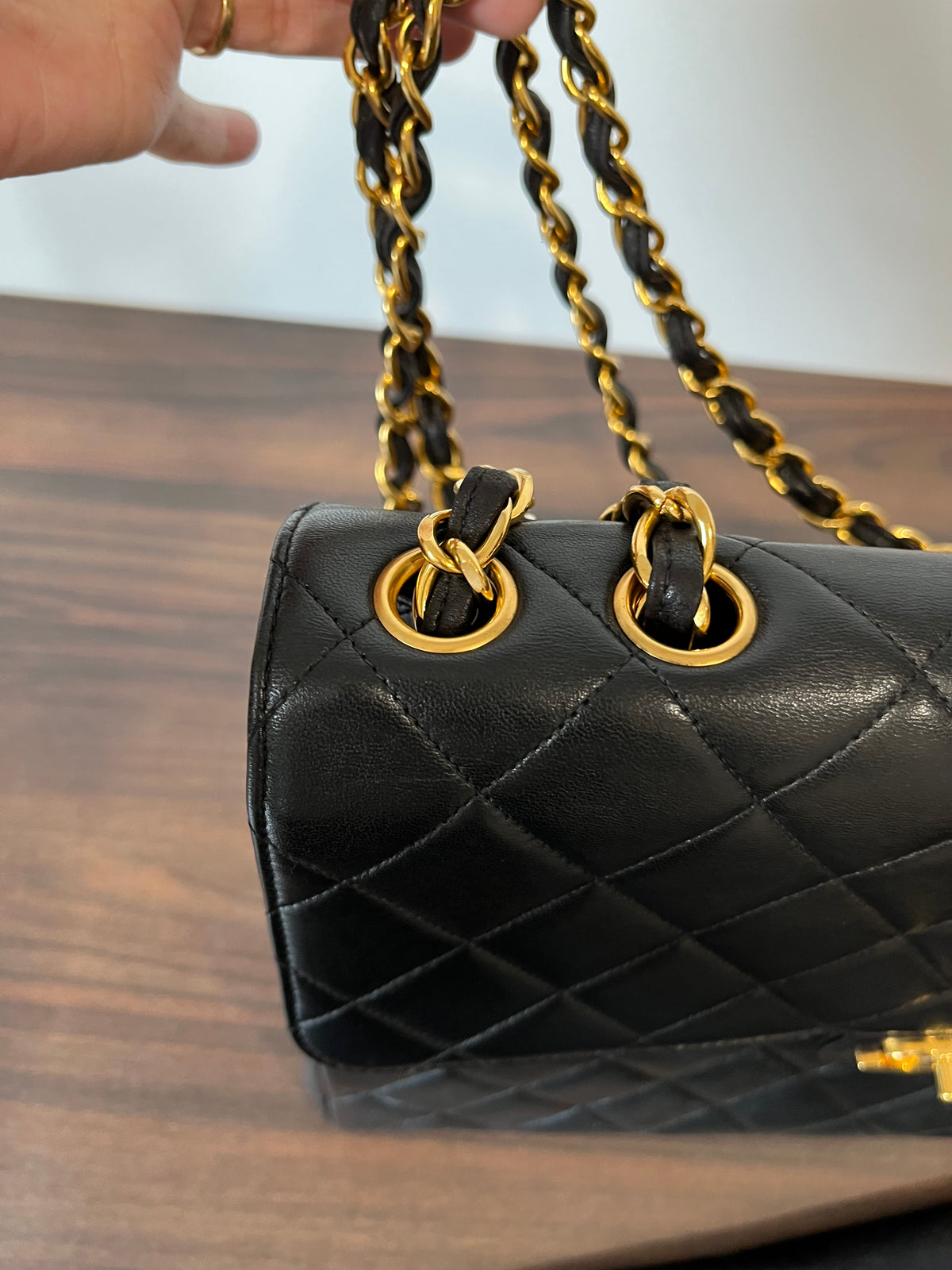 Chanel Classic Single Flap Maxi XL Piel de Cordero Negra · Serie 4