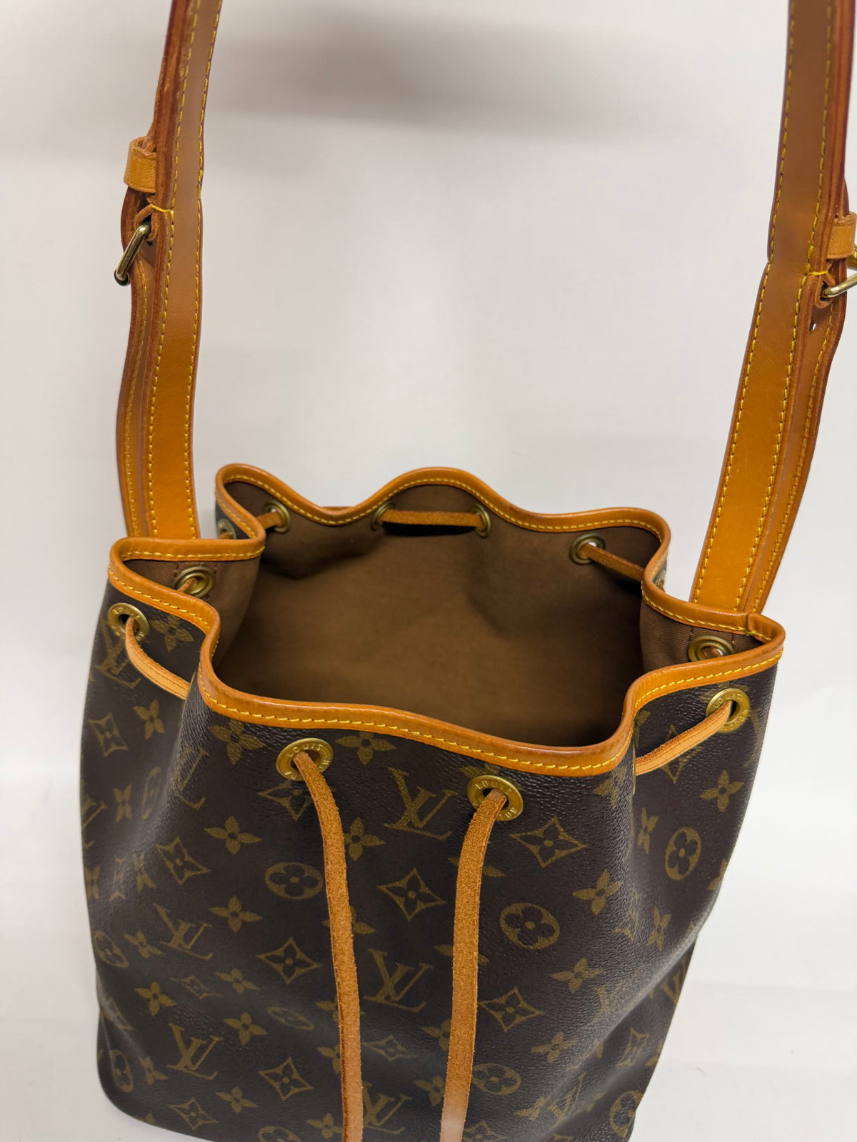 Louis Vuitton Petit Noé Monogram