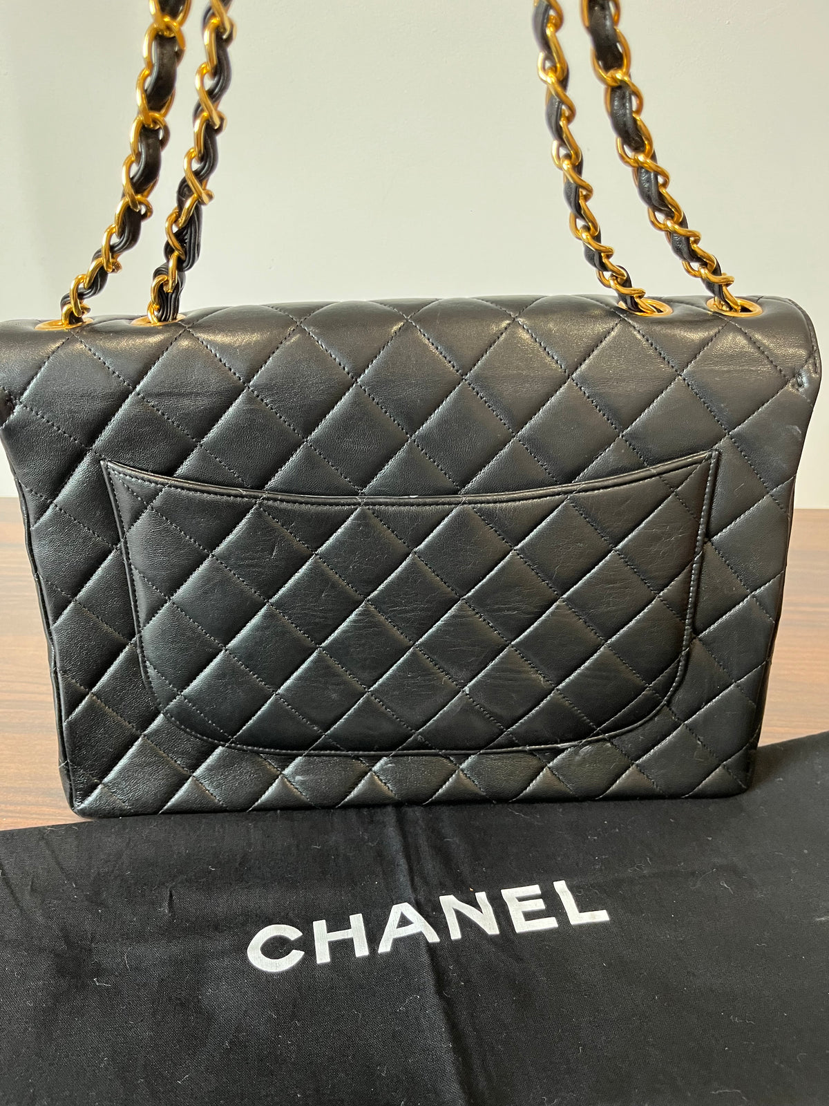 Chanel Classic Single Flap Maxi XL Piel de Cordero Negra · Serie 4