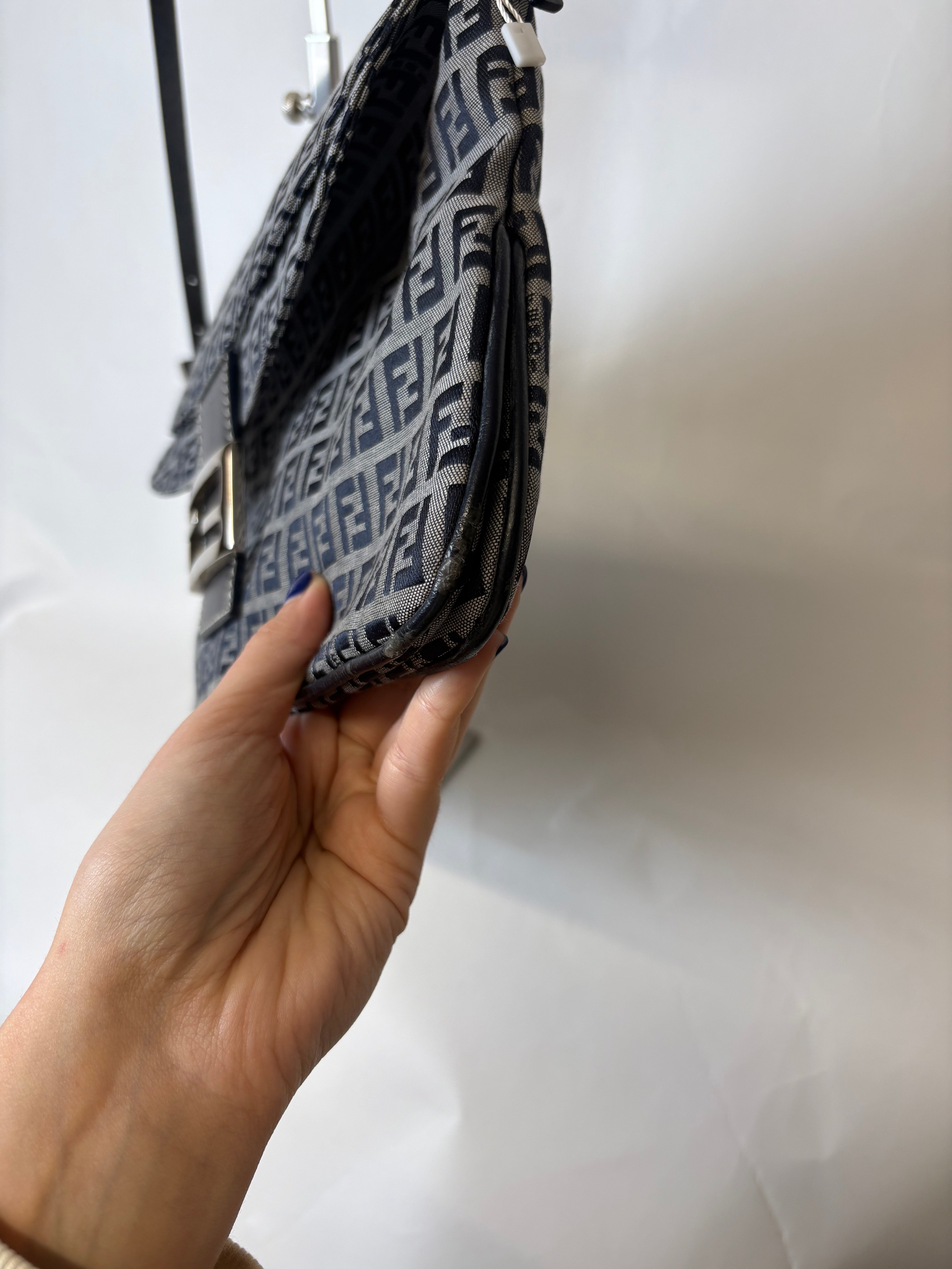 Fendi baguette zucca azul marino