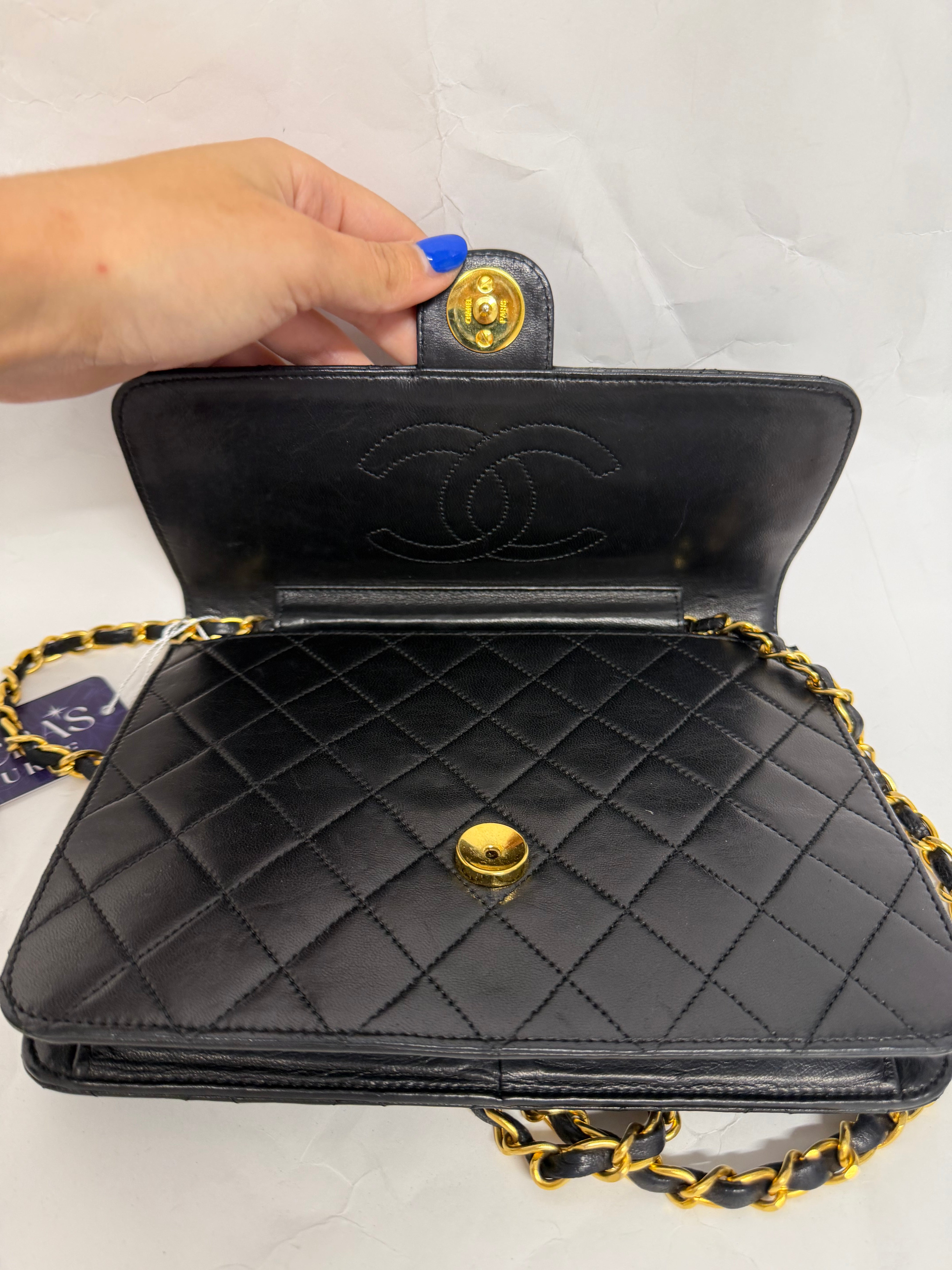 Chanel Push-Lock Lambskin Chain Shoulder Bag | Serie 4