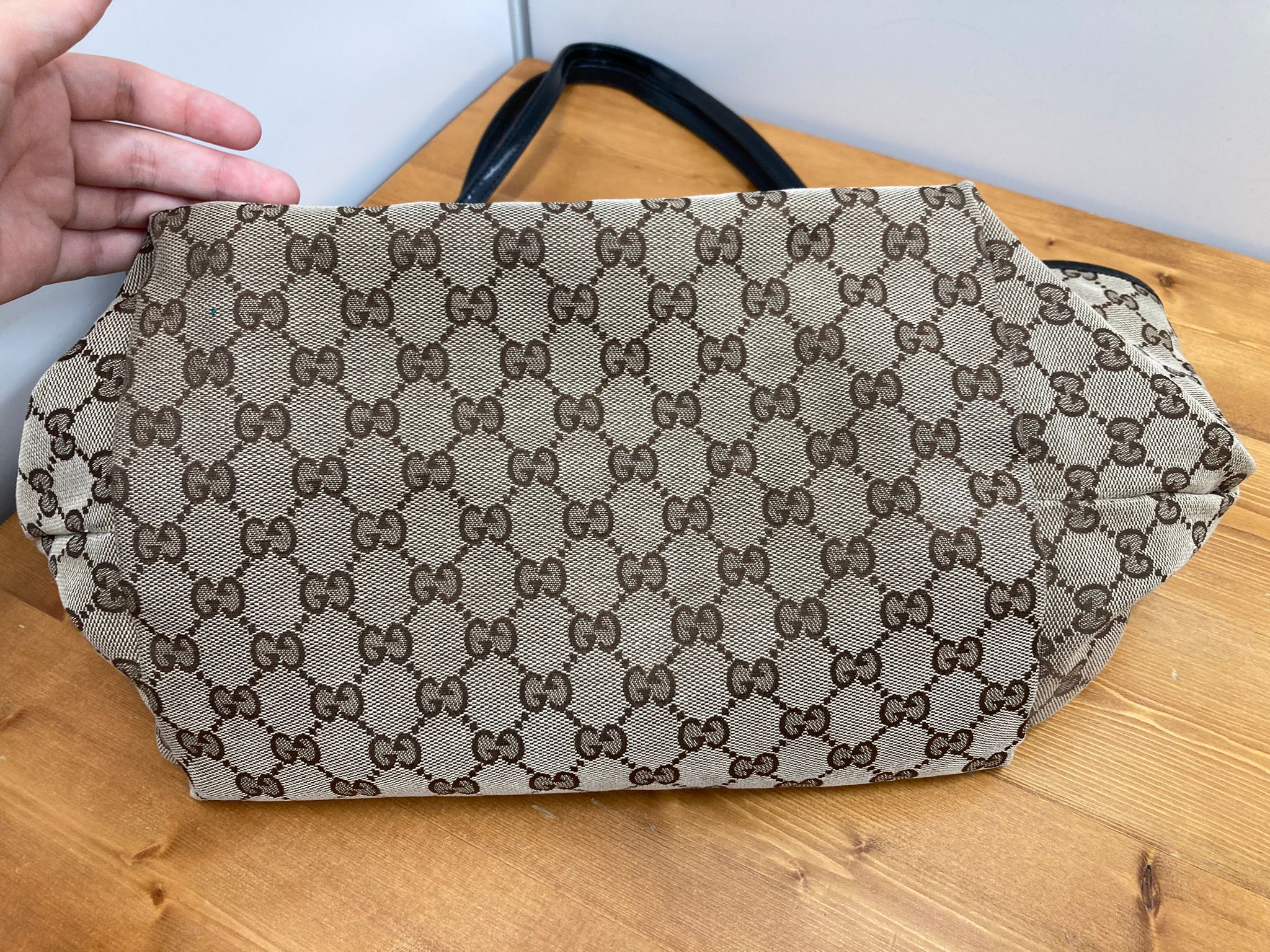 Gucci GG Canvas Tote Beige & negro