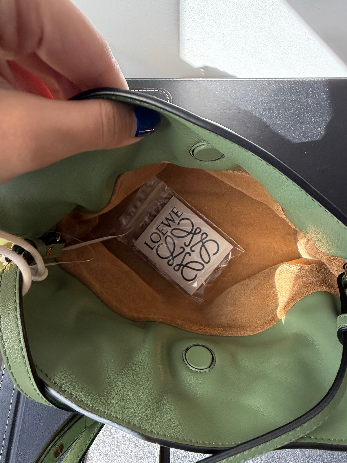 Loewe Flamenco Knot Clutch Mini Piel Nappa Verde Claro