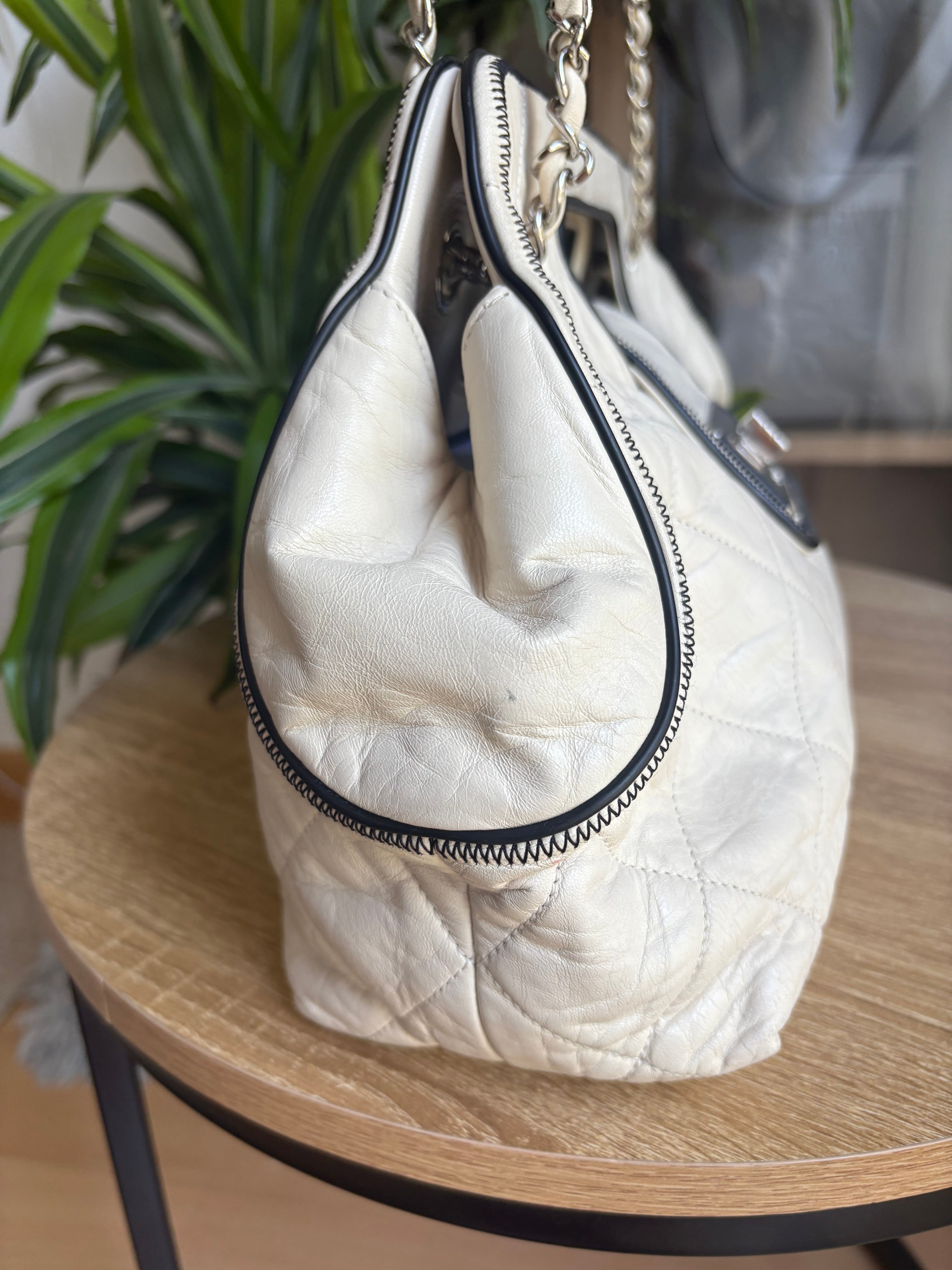 CHANEL - Reissue Accordion Flap blanco