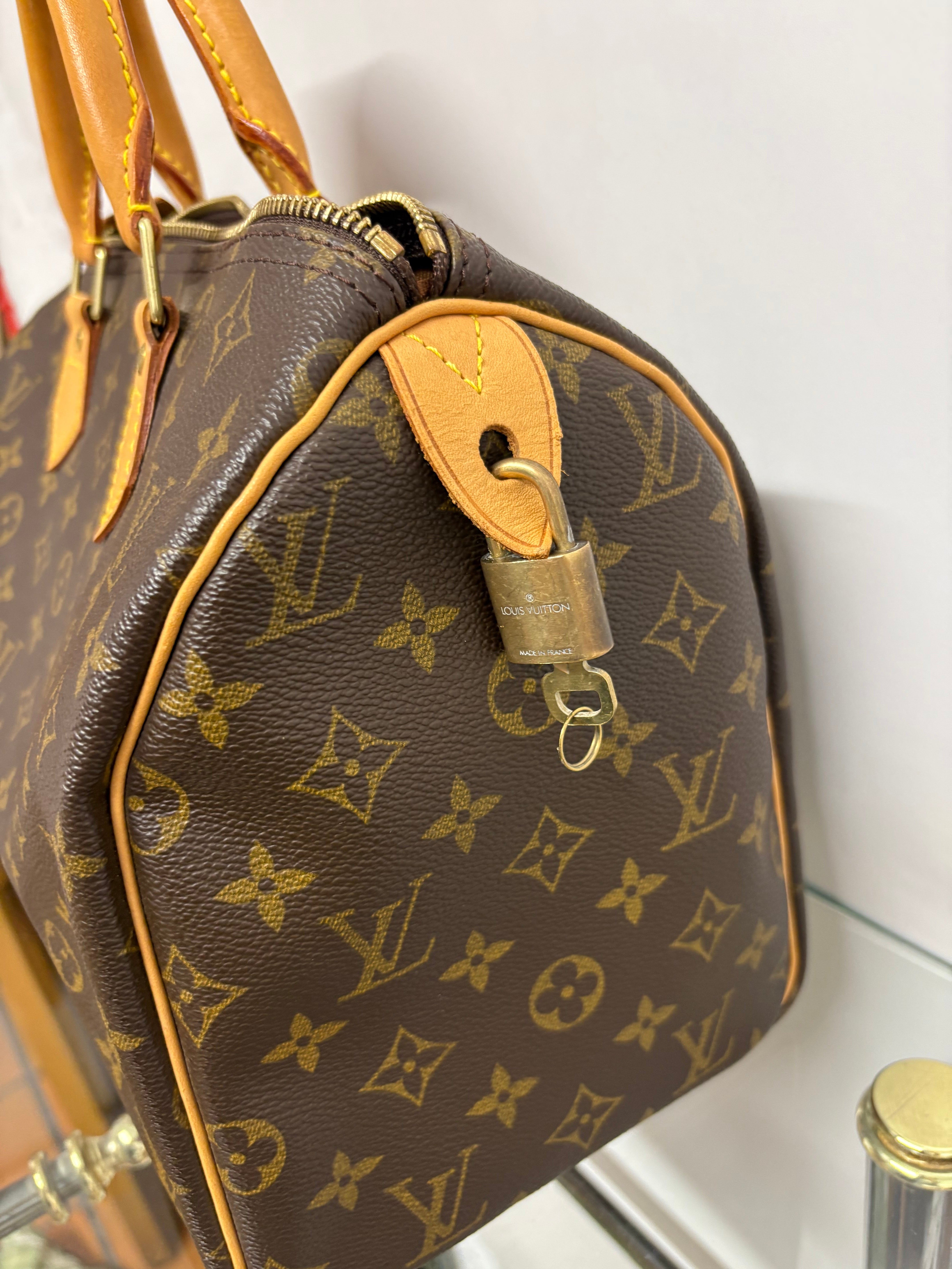 Louis Vuitton speedy 30 canvas monogram