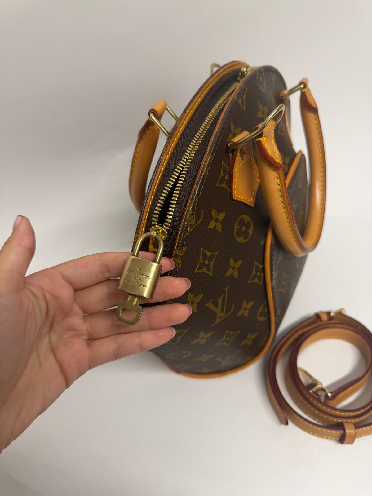 Louis Vuitton Ellipse PM Lona Monogram
