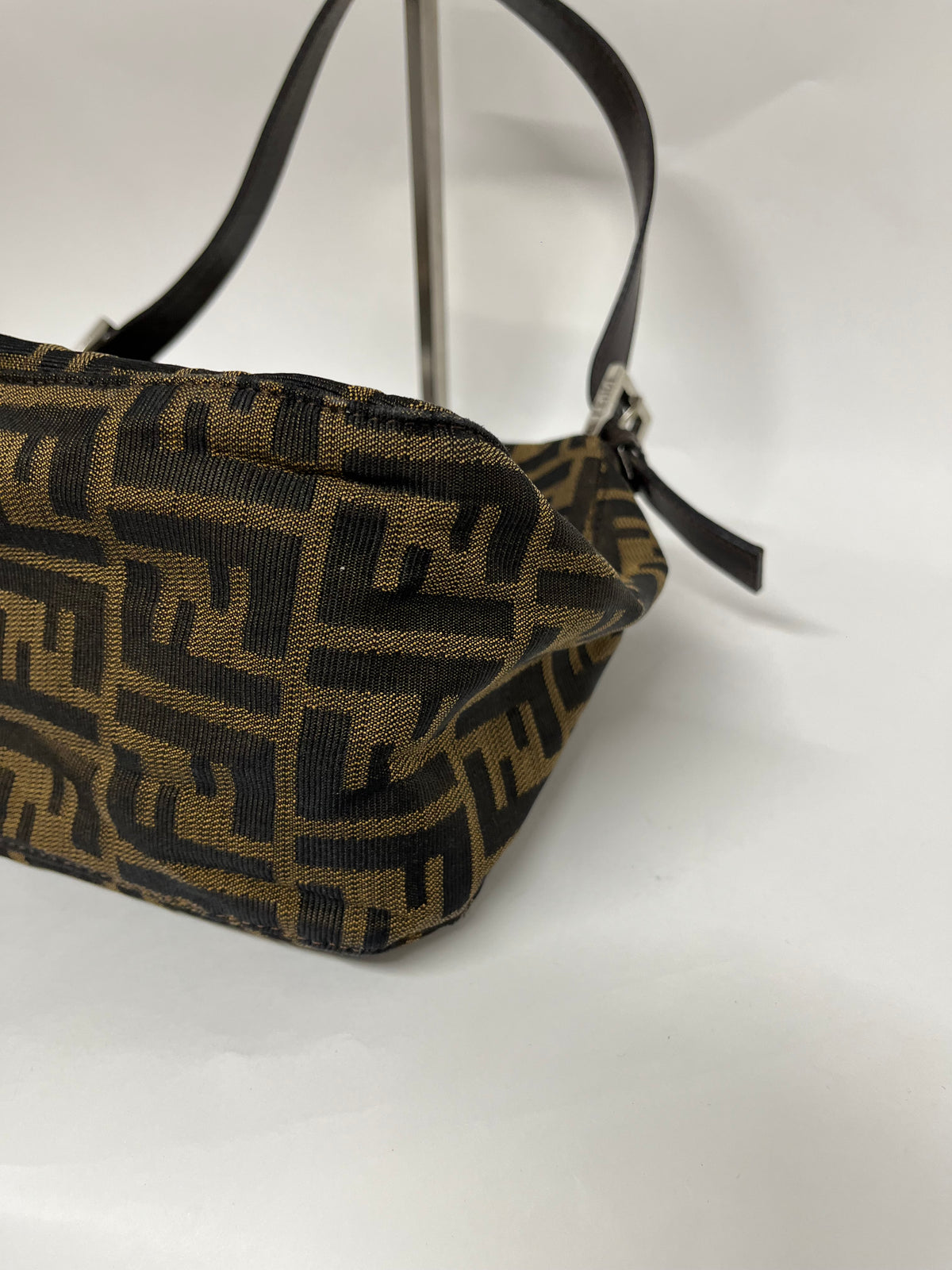 Fendi Mamma Baguette Lona Zucca y Piel Marrón