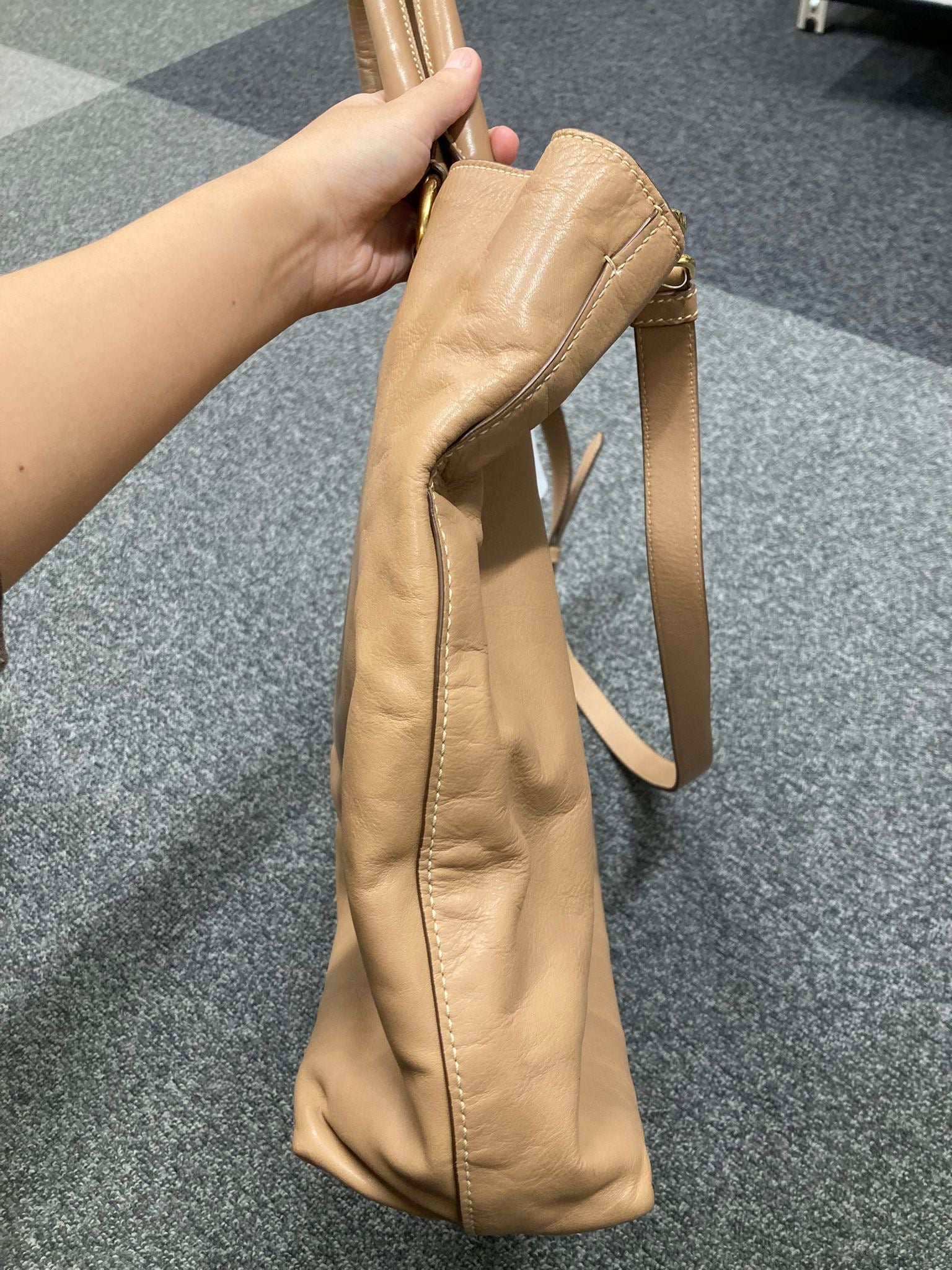 Prada Logo 2way Tote – Piel beige