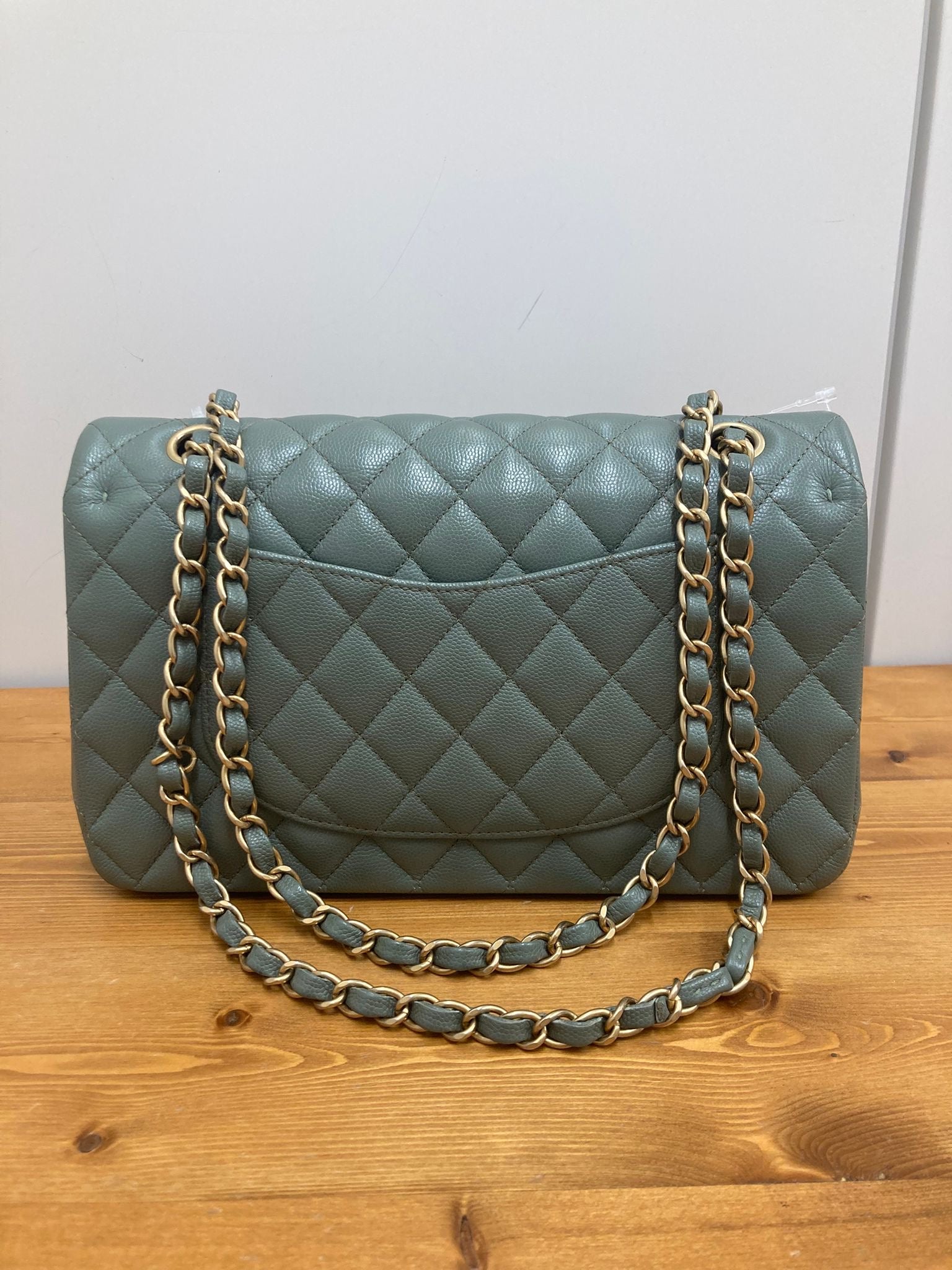 Chanel 11.12 timeless mediano doble flap piel caviar verde
