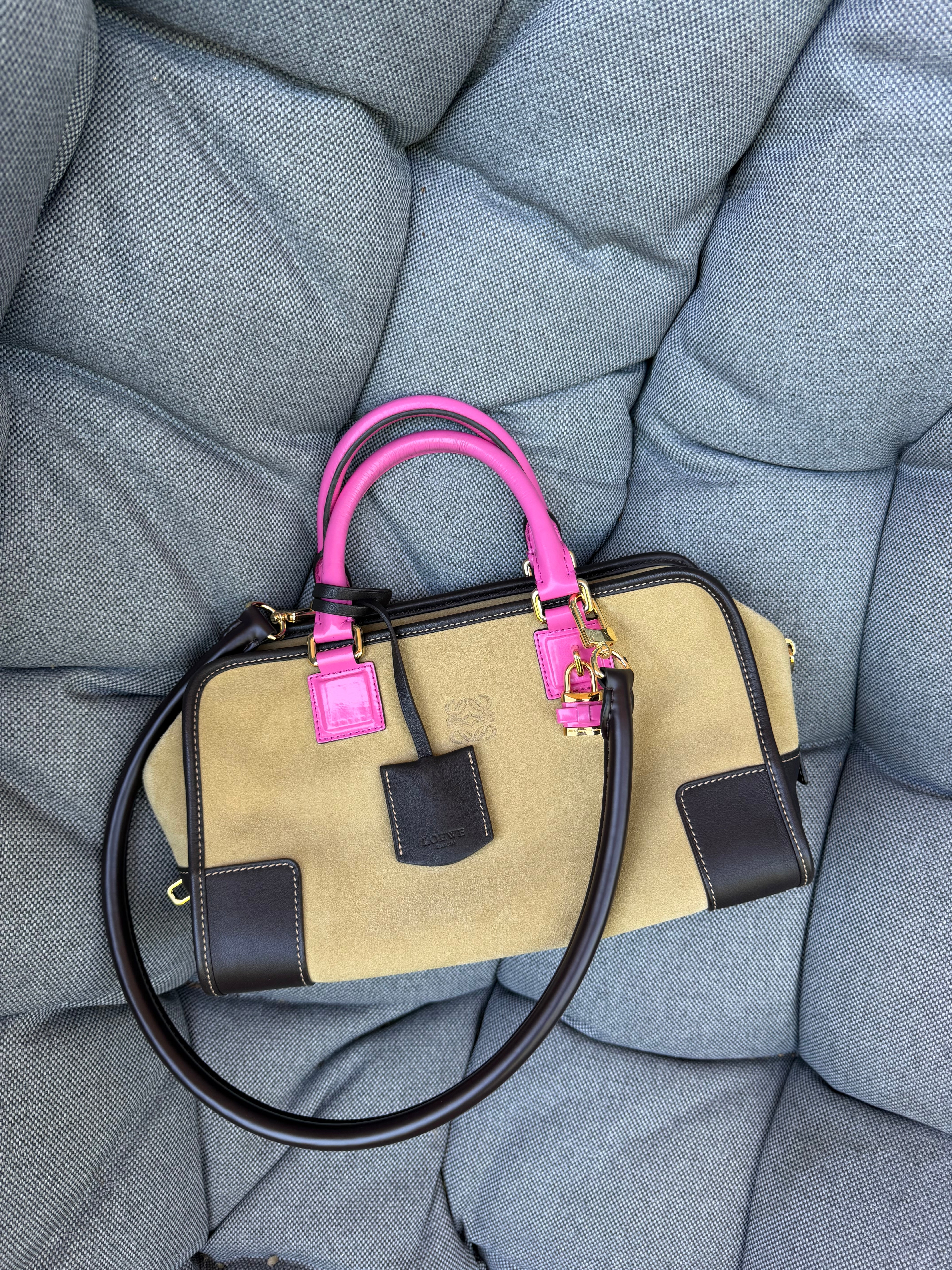 Loewe Amazona 28 Ante Oro Rosa Edición Especial asas rosas
