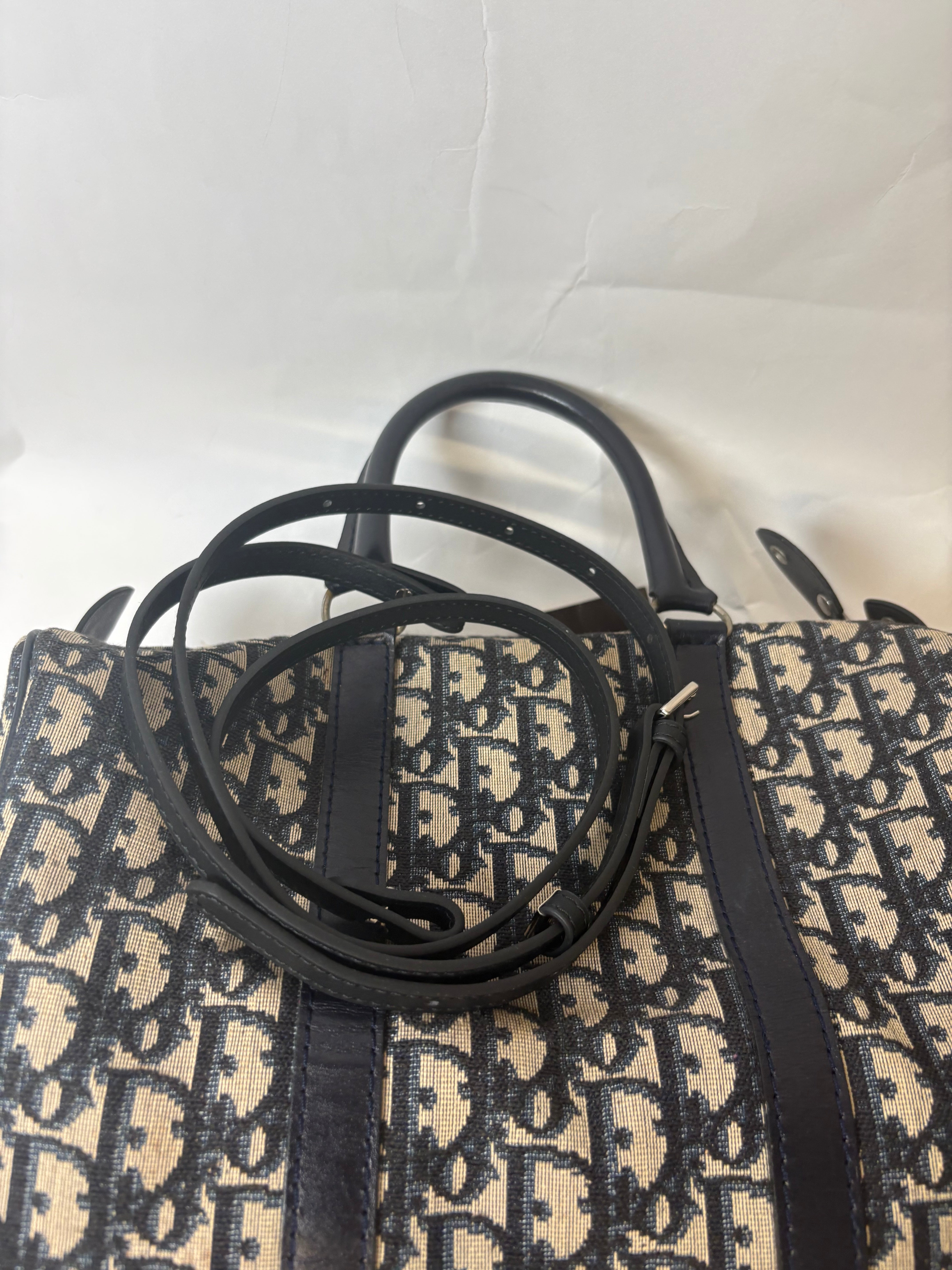 Christian Dior Boston Trotter 30 Azul marino – Con Bandolera