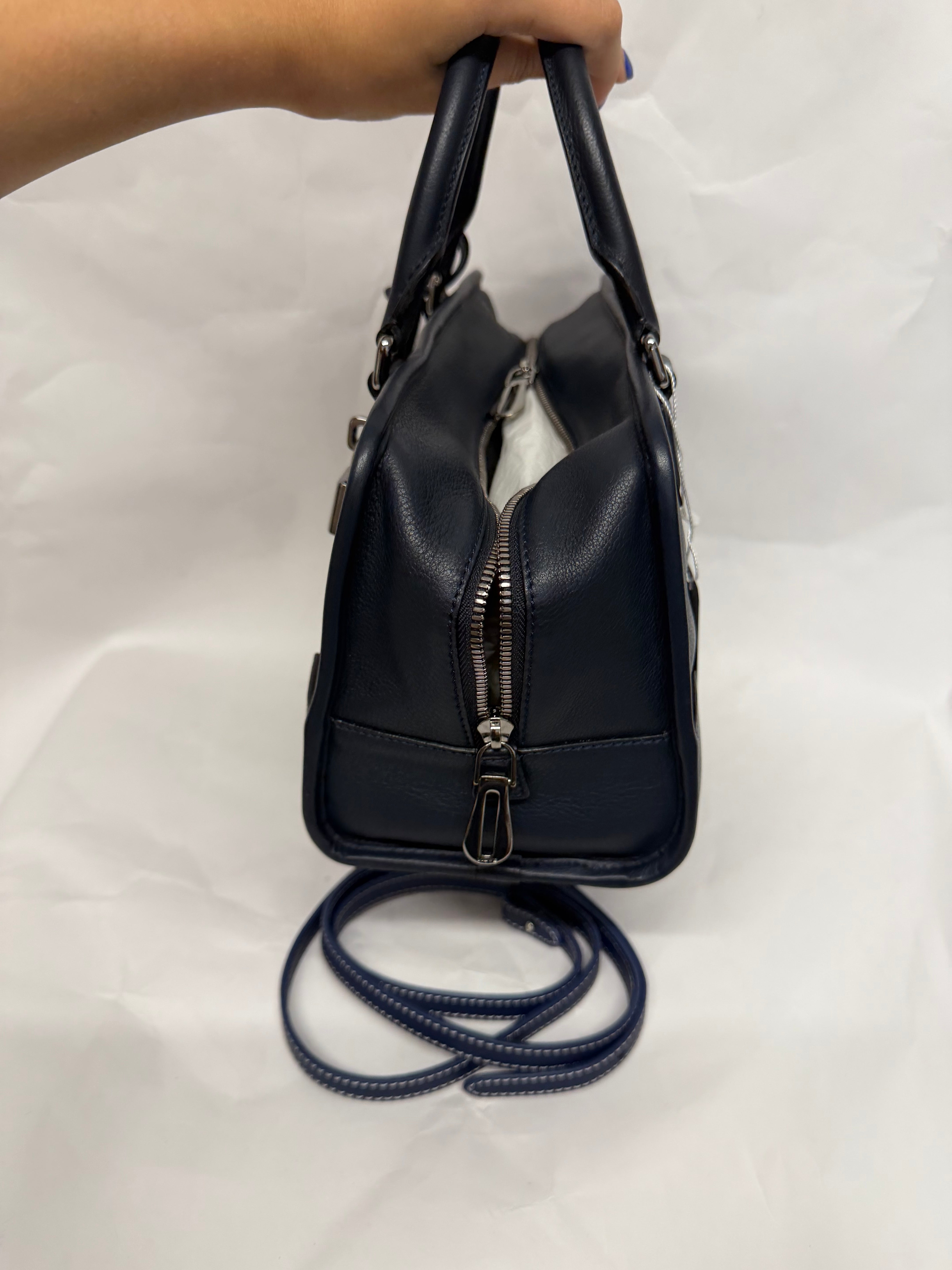 Loewe Amazona 28 Piel Azul Oscuro