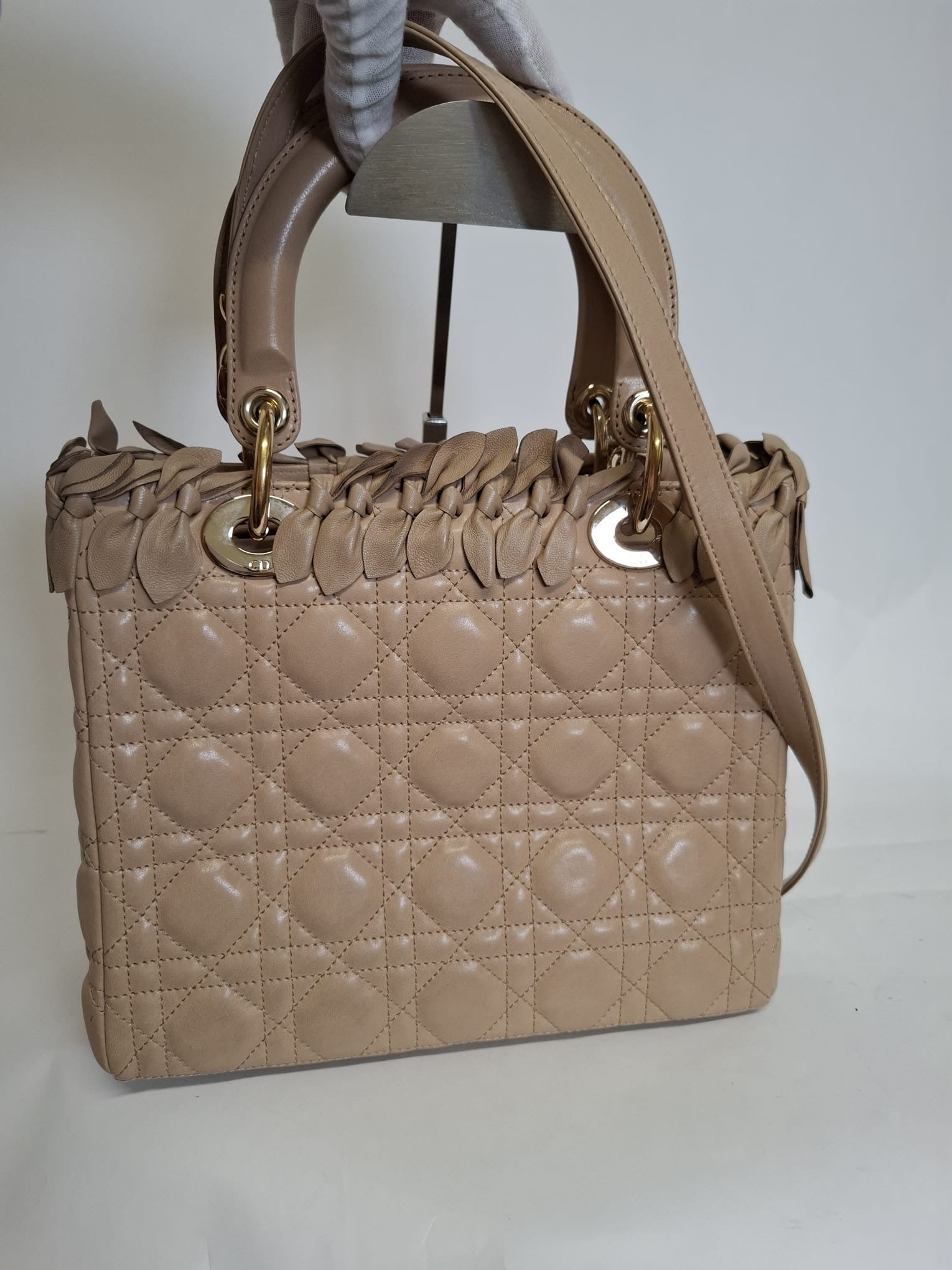 Christian Dior Lady Dior Medium Bow Piel Cordero beige camel