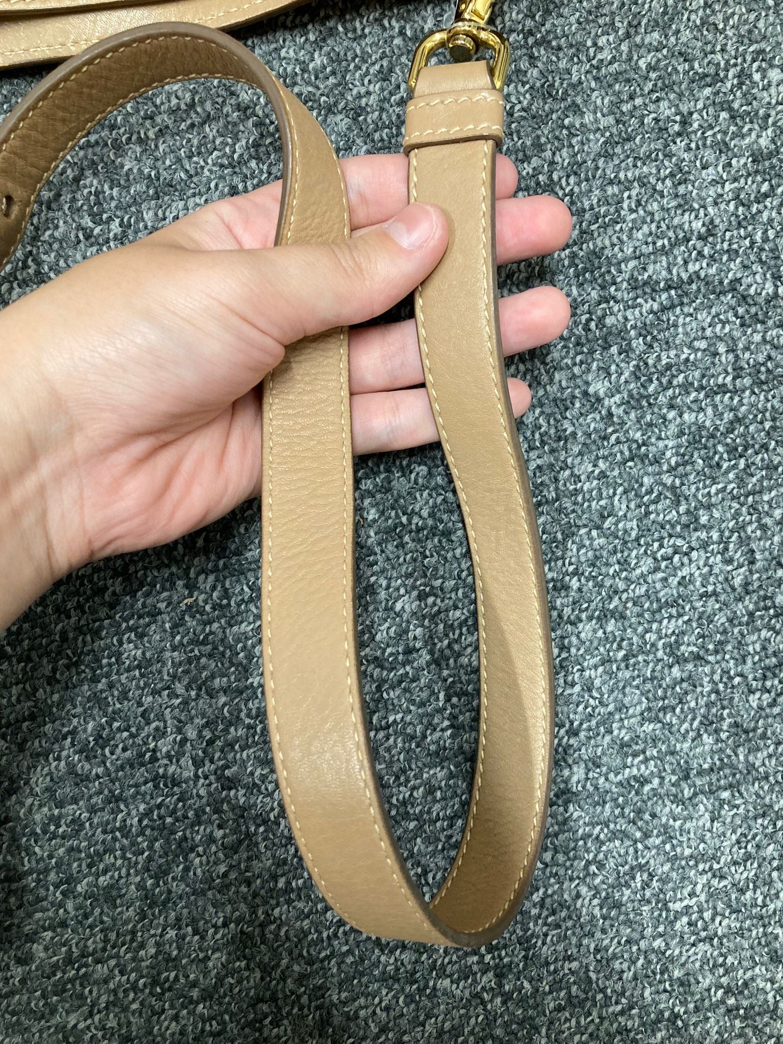 Prada Logo 2way Tote – Piel beige