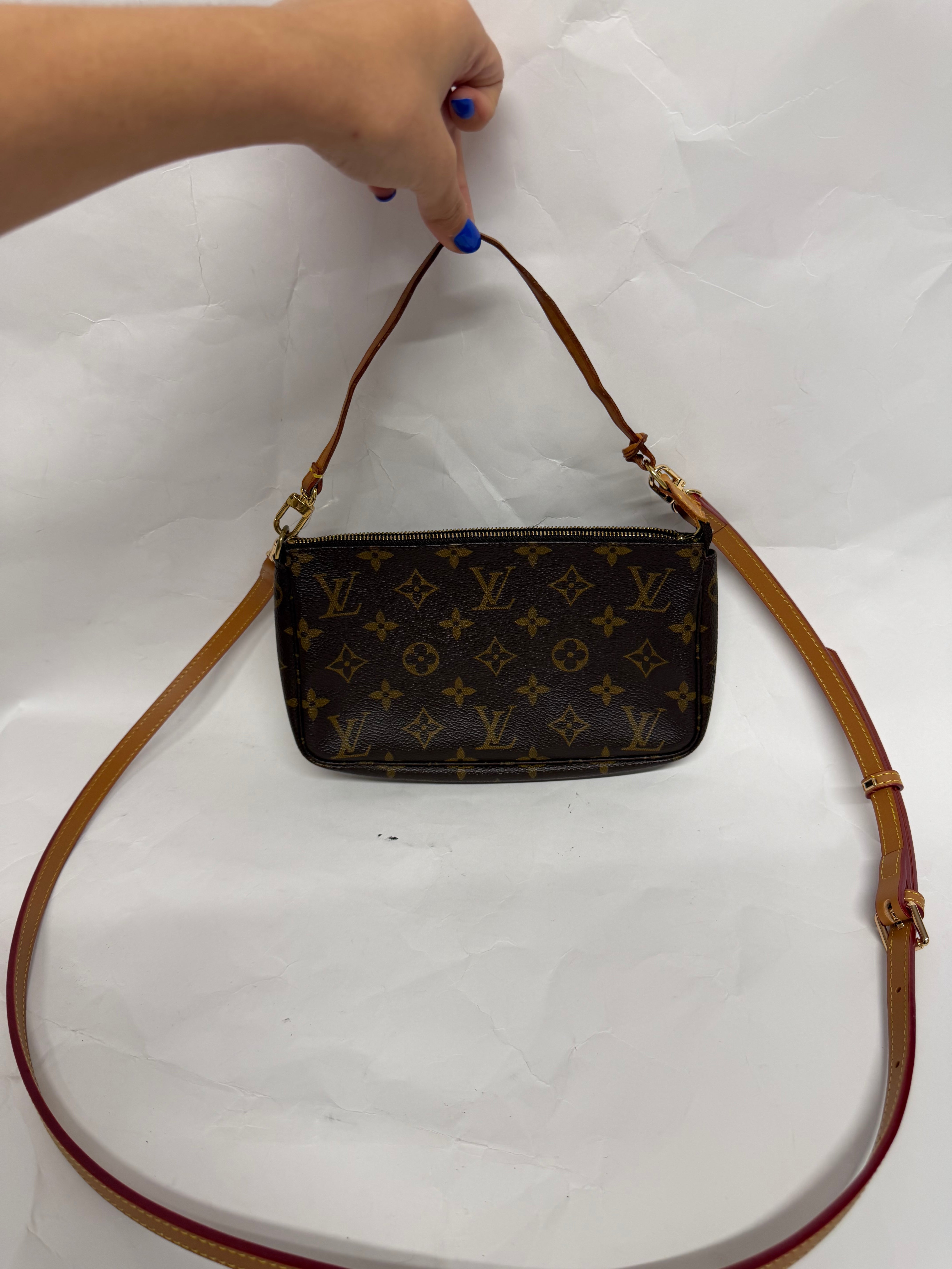 Louis Vuitton Pochette Accessoires monogram con 2 bandoleras extra