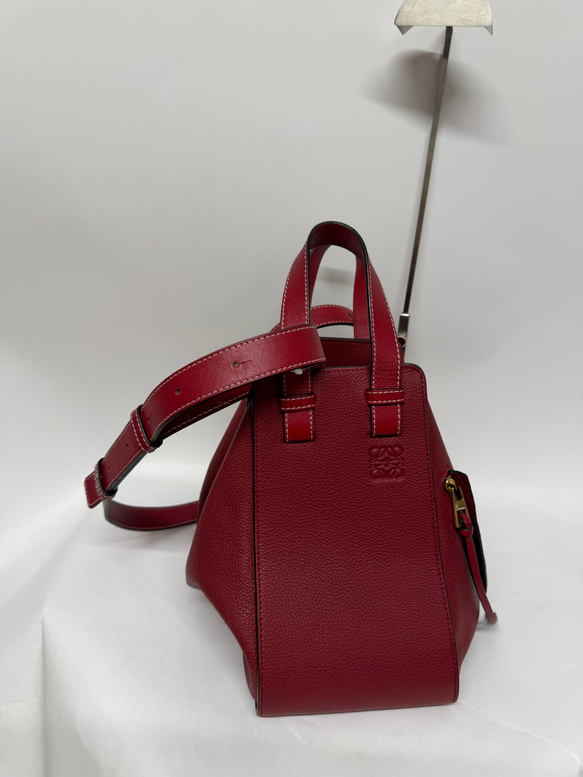 Loewe Hammock Pequeño Piel Granulada Rojo Burdeos