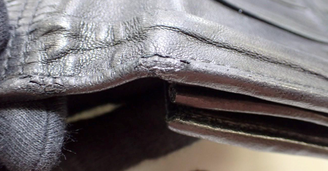 Prada billetera vintage en piel negra