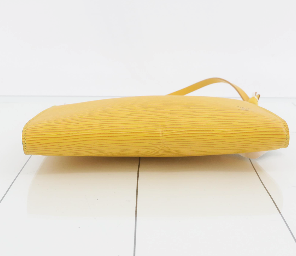 LV Epi Amarillo Pochette Tassili Yellow