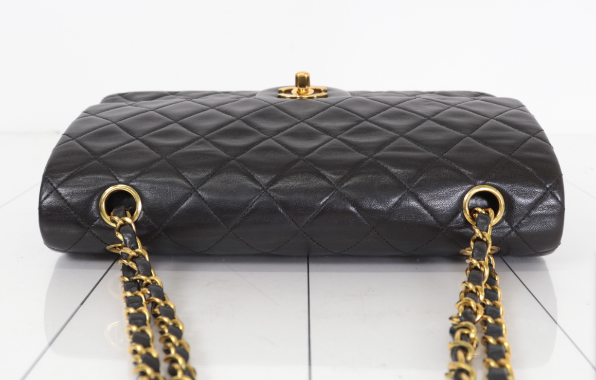 Chanel timeless 25 double flap lambskin negro – serie 4