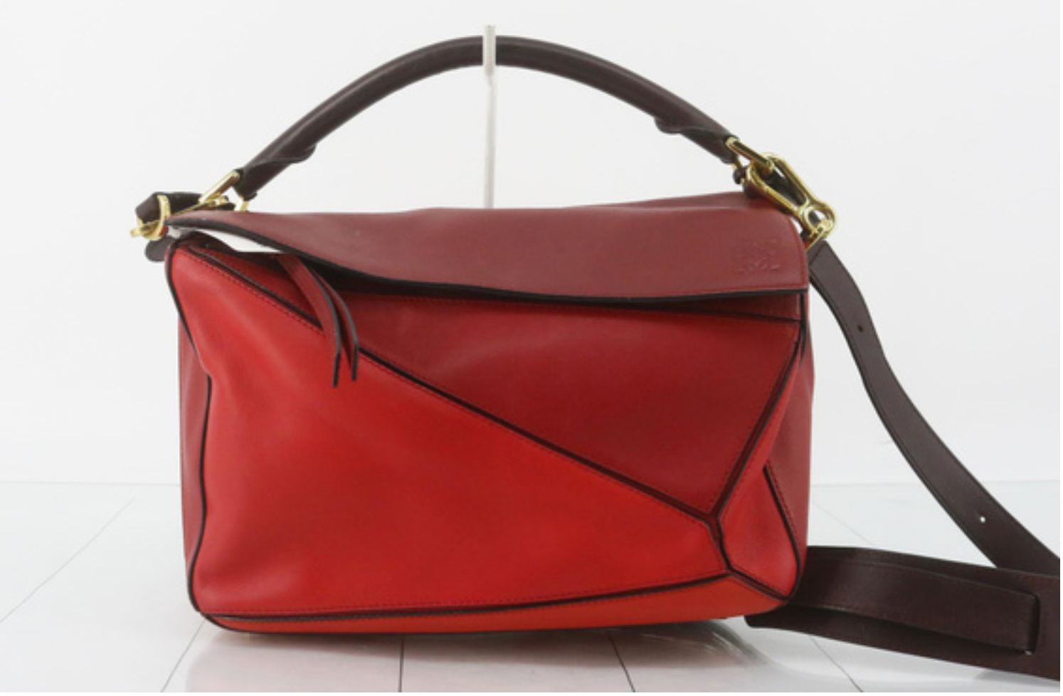 Bolso Loewe Puzzle Mediano en Tonos Rojos y Granates
