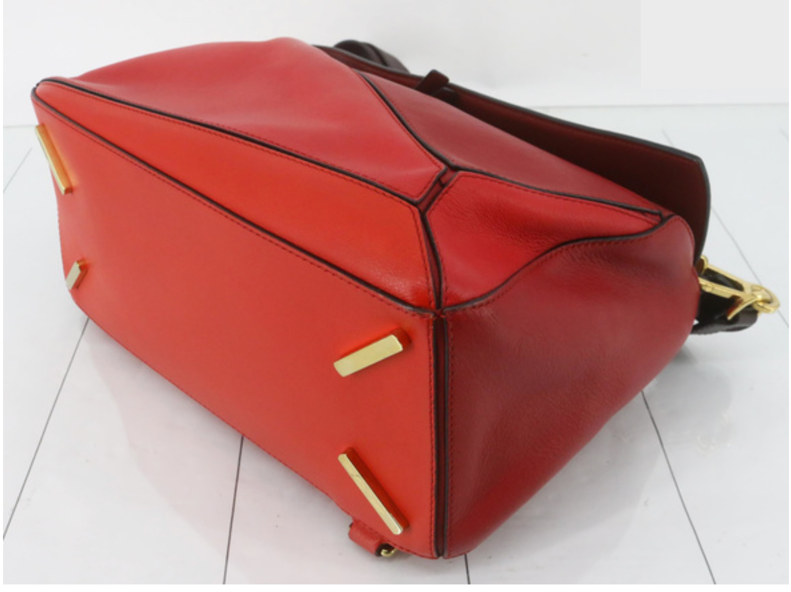 Bolso Loewe Puzzle Mediano en Tonos Rojos y Granates