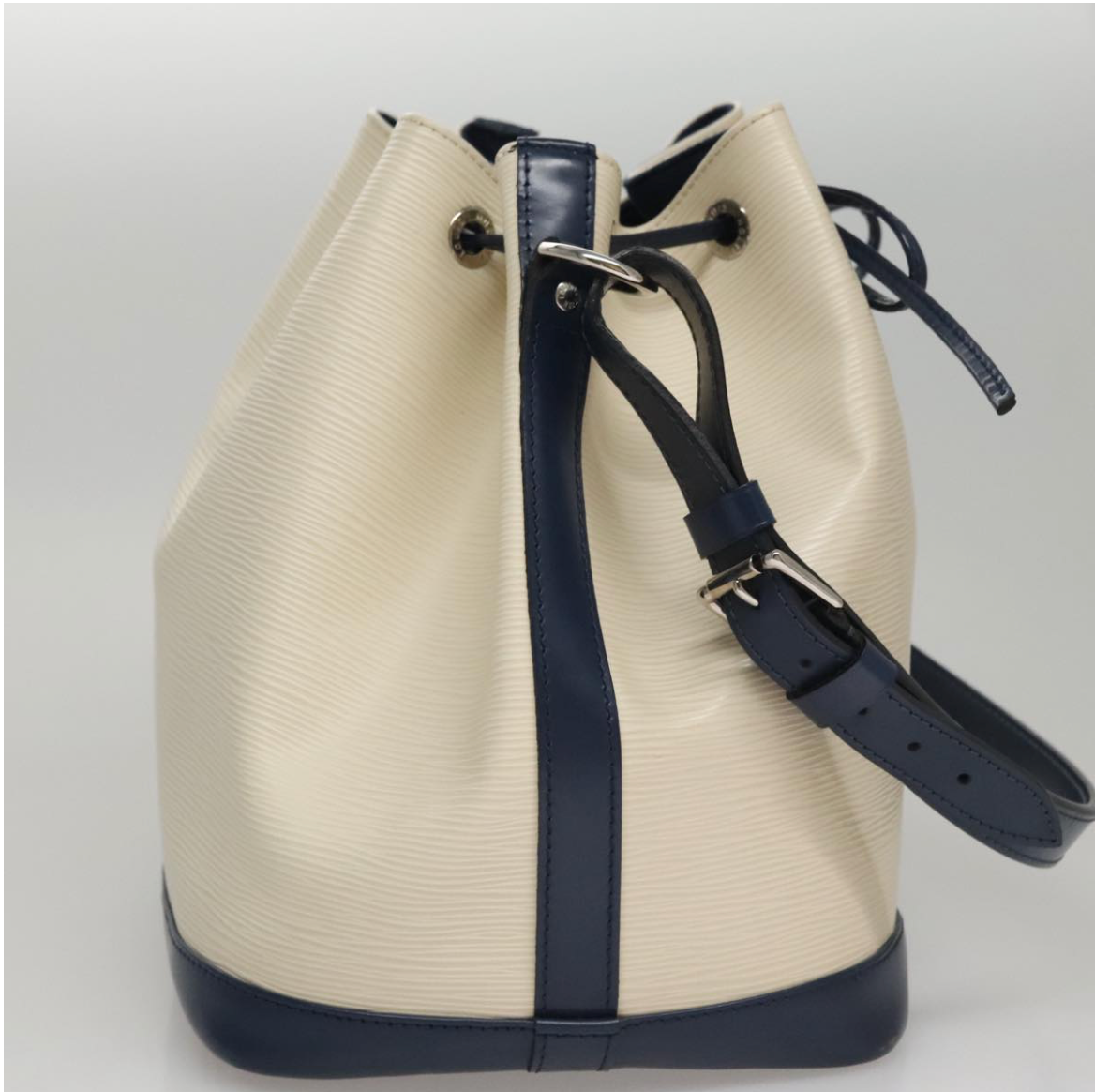LV Petit Noé en piel Epi bicolor Ivory y negro - edición especial