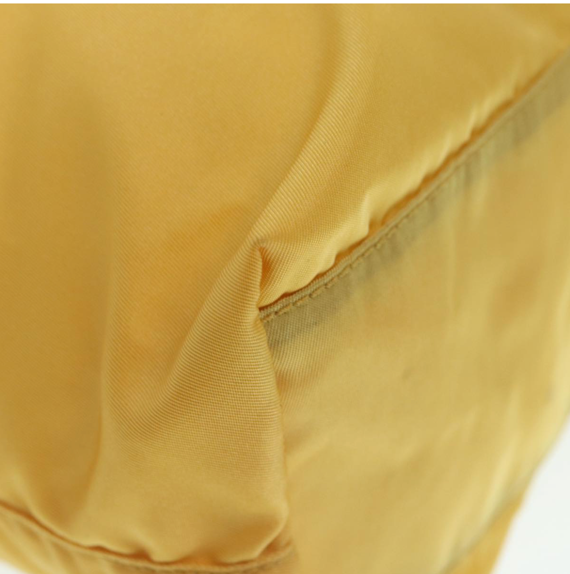 Prada Tessuto Robot Tote en nylon amarillo – Edición exclusiva de años 2004–2005
