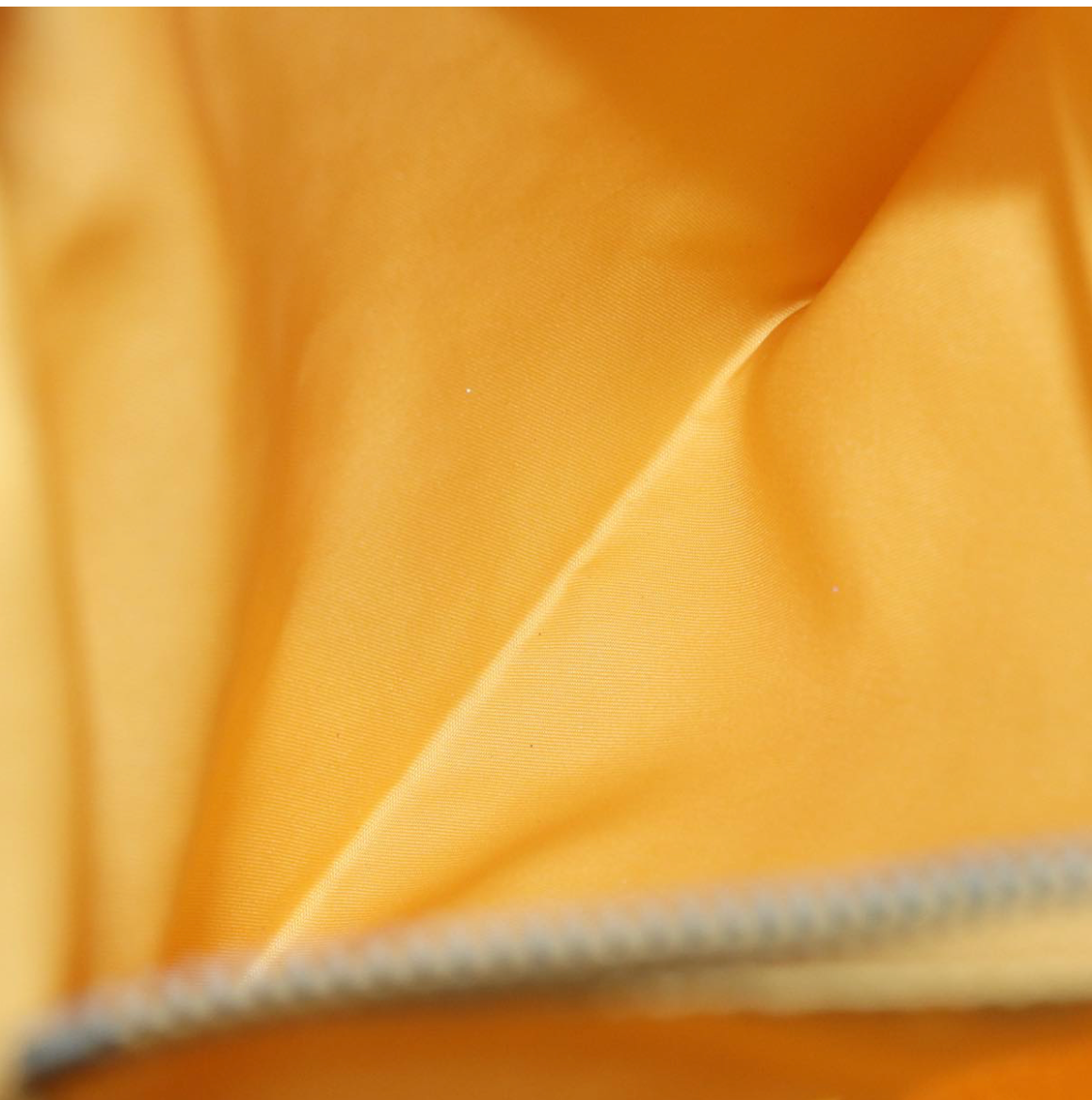 Prada Tessuto Robot Tote en nylon amarillo – Edición exclusiva de años 2004–2005