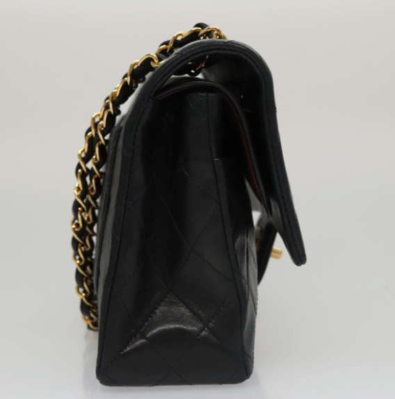 Chanel Timeless Classic Double Flap Bag en piel negra