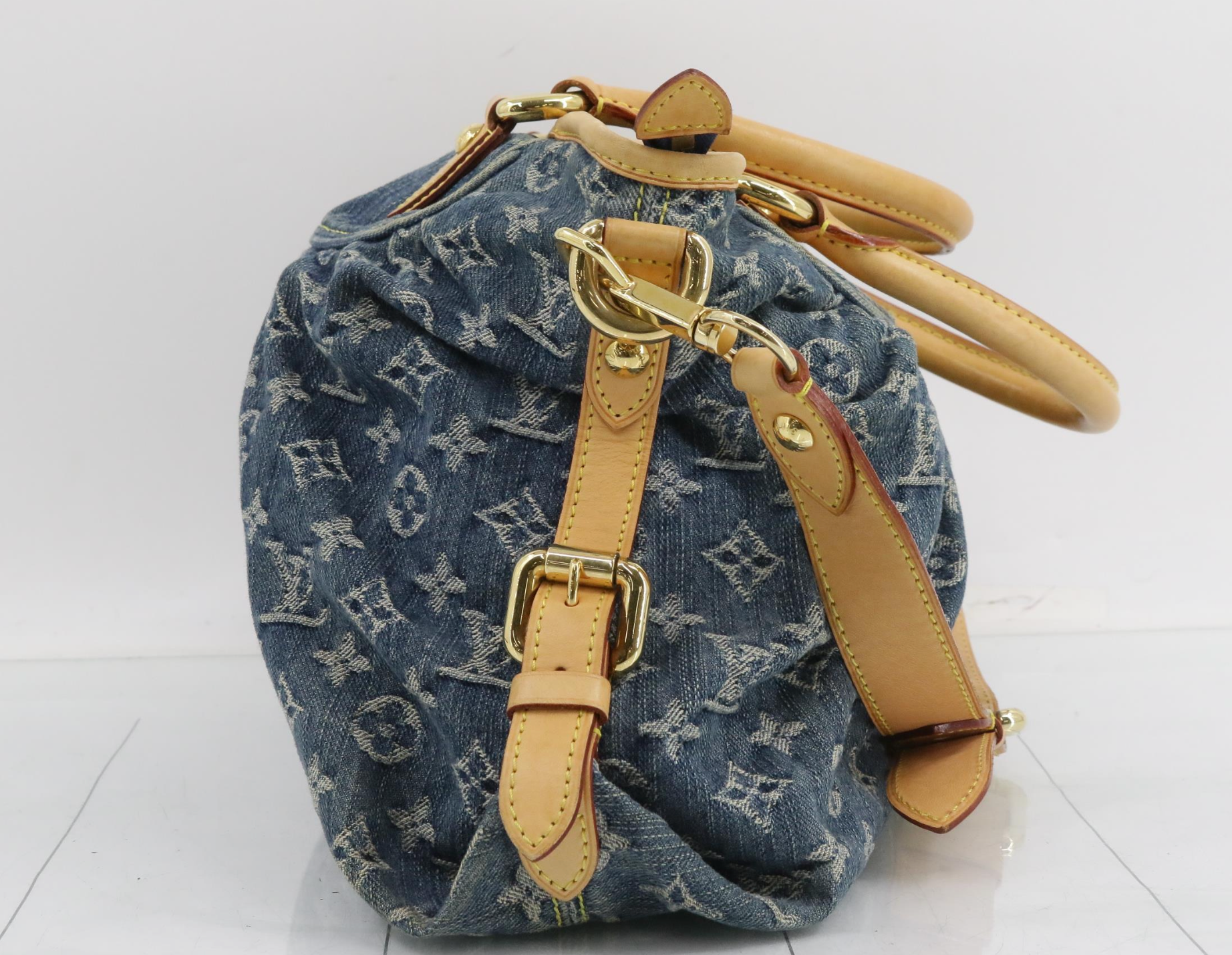 Louis Vuitton Neo Kabi MM en Monogram Denim azul