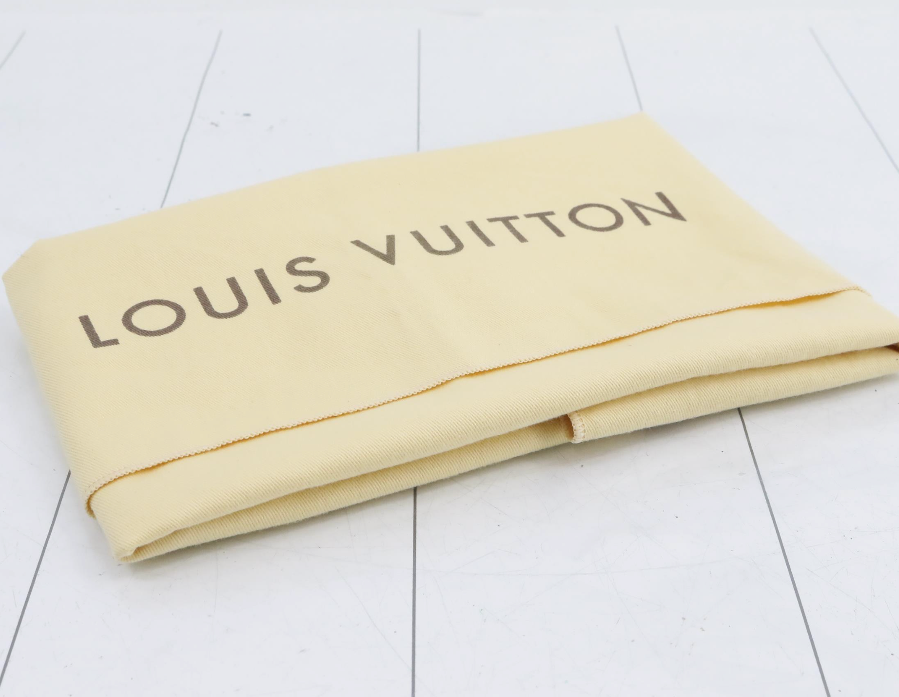 Louis Vuitton Neo Kabi MM en Monogram Denim azul