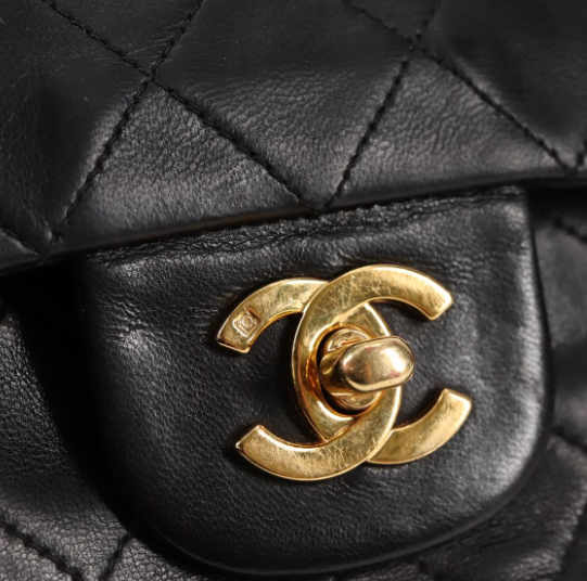 Chanel Timeless Doble Flap 25 cm en piel de cordero negra