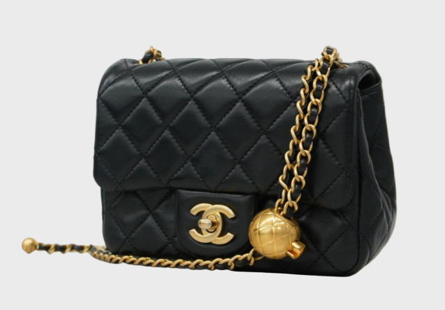 CHANEL Mini Matelassé – Piel negra con herrajes dorados – Serie 31XXXXXX (año 2020)