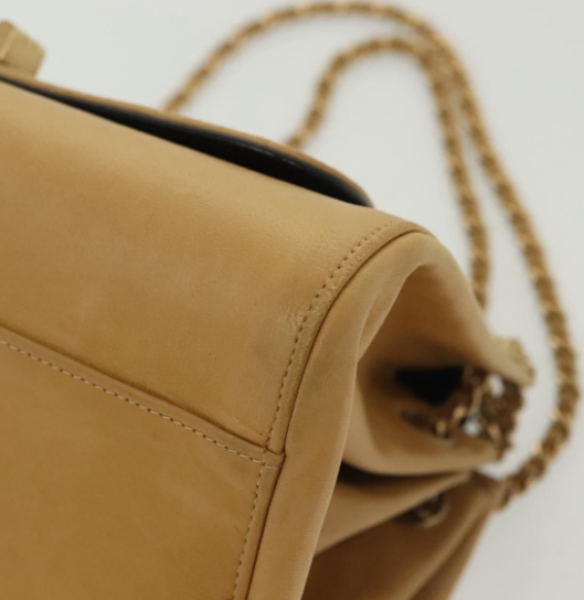 CHANEL Chocolate Bar Acordeón Flap Bag Talla M en piel beige