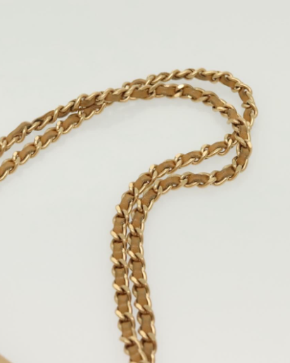 CHANEL Chocolate Bar Acordeón Flap Bag Talla M en piel beige