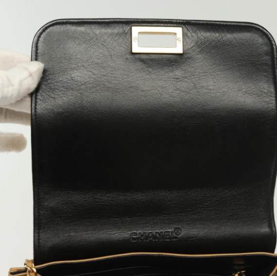 CHANEL Chocolate Bar Acordeón Flap Bag Talla M en piel beige