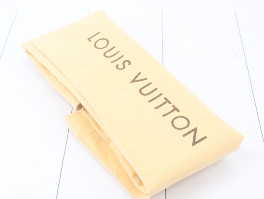 Louis Vuitton Mahina Lunar PM en piel perforada color Marrón