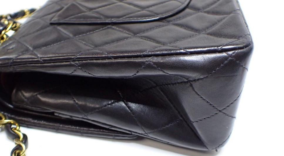 Chanel Timeless Classic Double Flap 25 · Piel de cordero negra  Serie 3